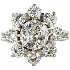 French 1970s Vintage 18 Karat White Gold Platinum Diamond Cluster Ring