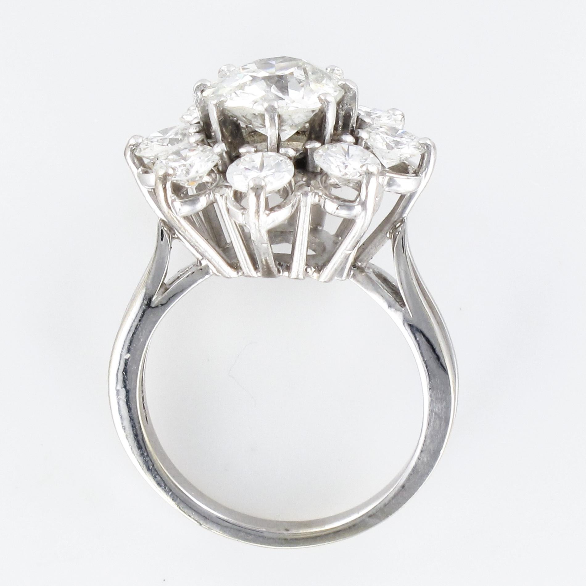 French 1970s Retro 18 Karat White Gold Platinum Diamond Cluster Ring 12