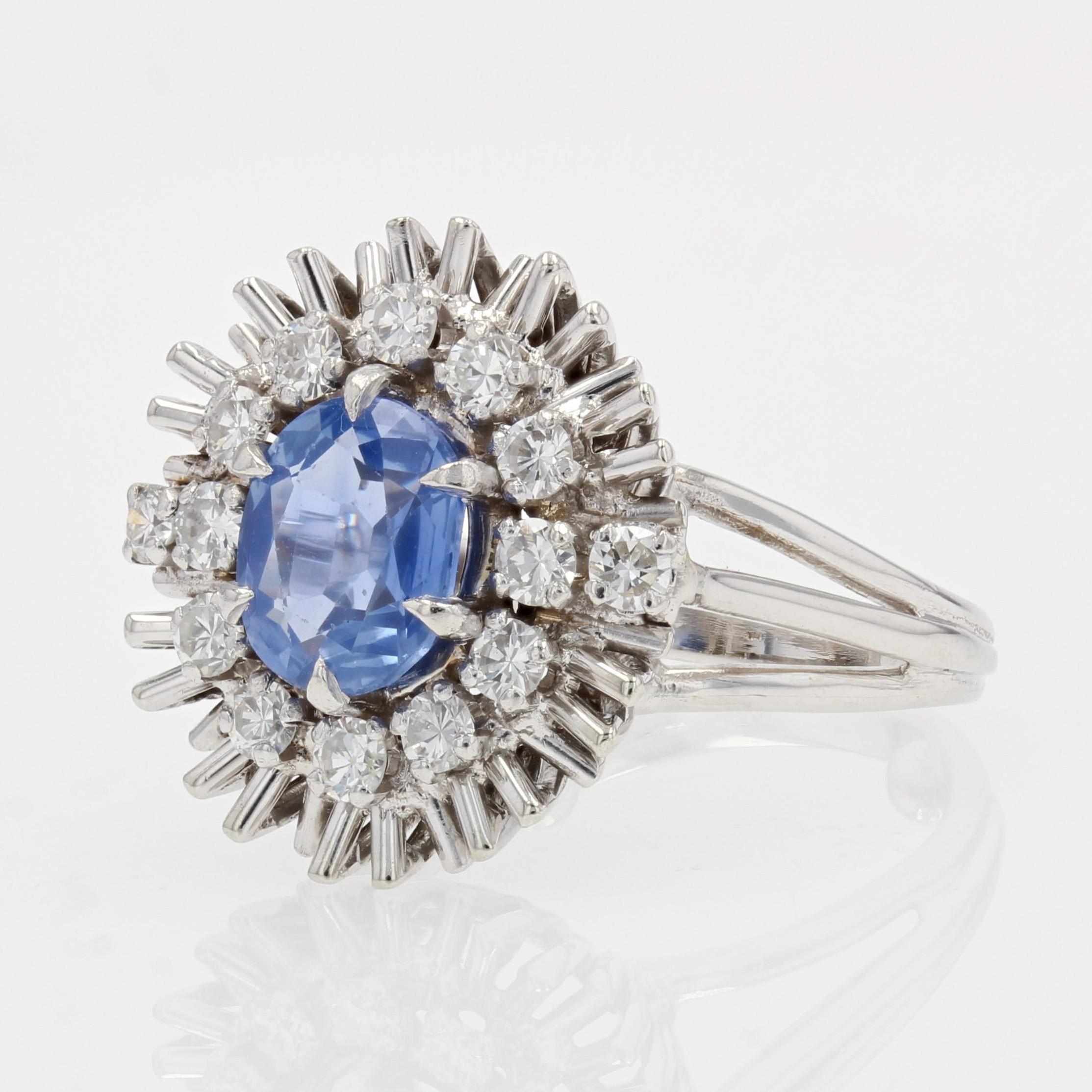 French 1970s Sapphire Diamonds 18 Karat White Gold Radiant Retro Ring 2