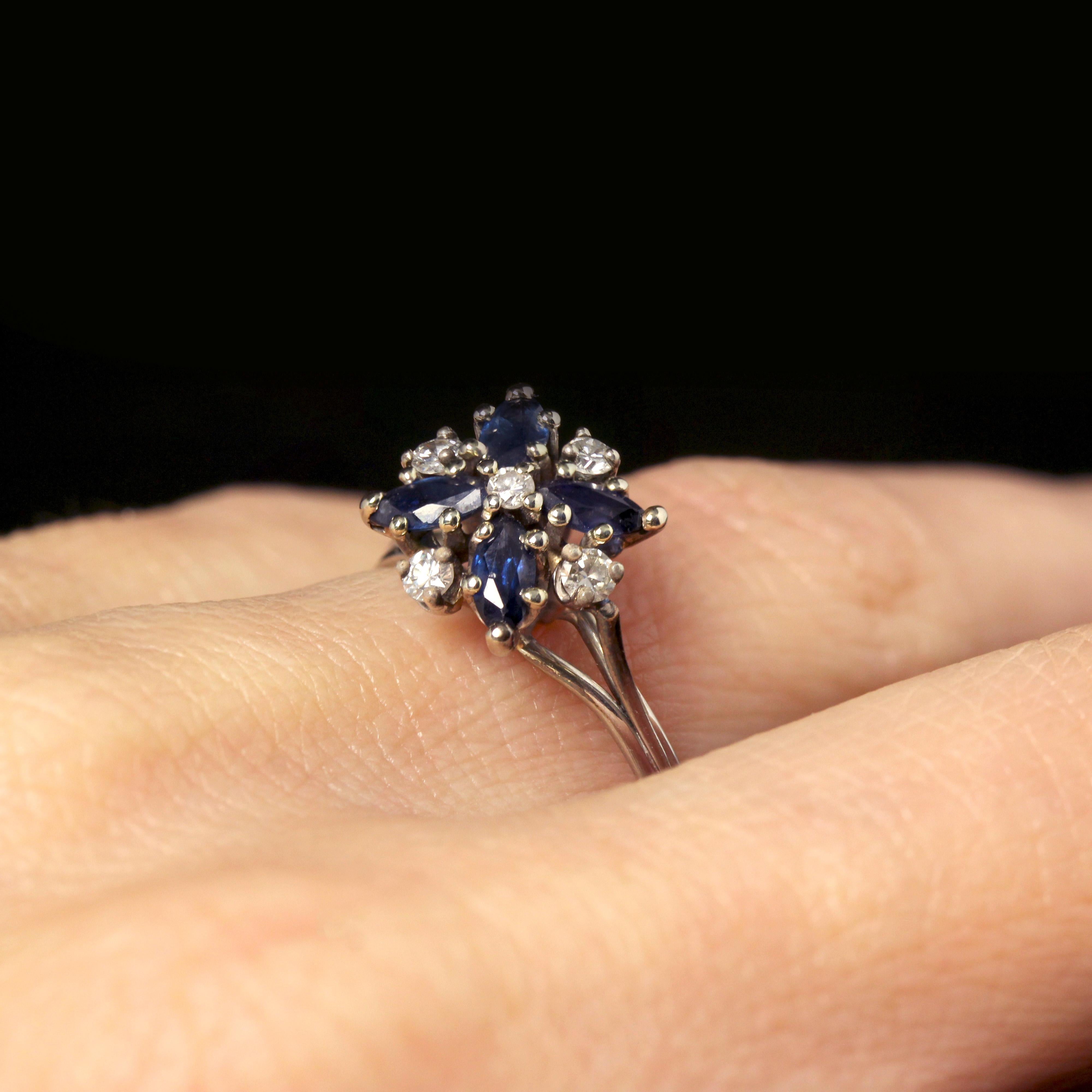 Anello francese anni '70 con zaffiri e diamanti in oro bianco 18 carati con fiocco di neve in vendita 5