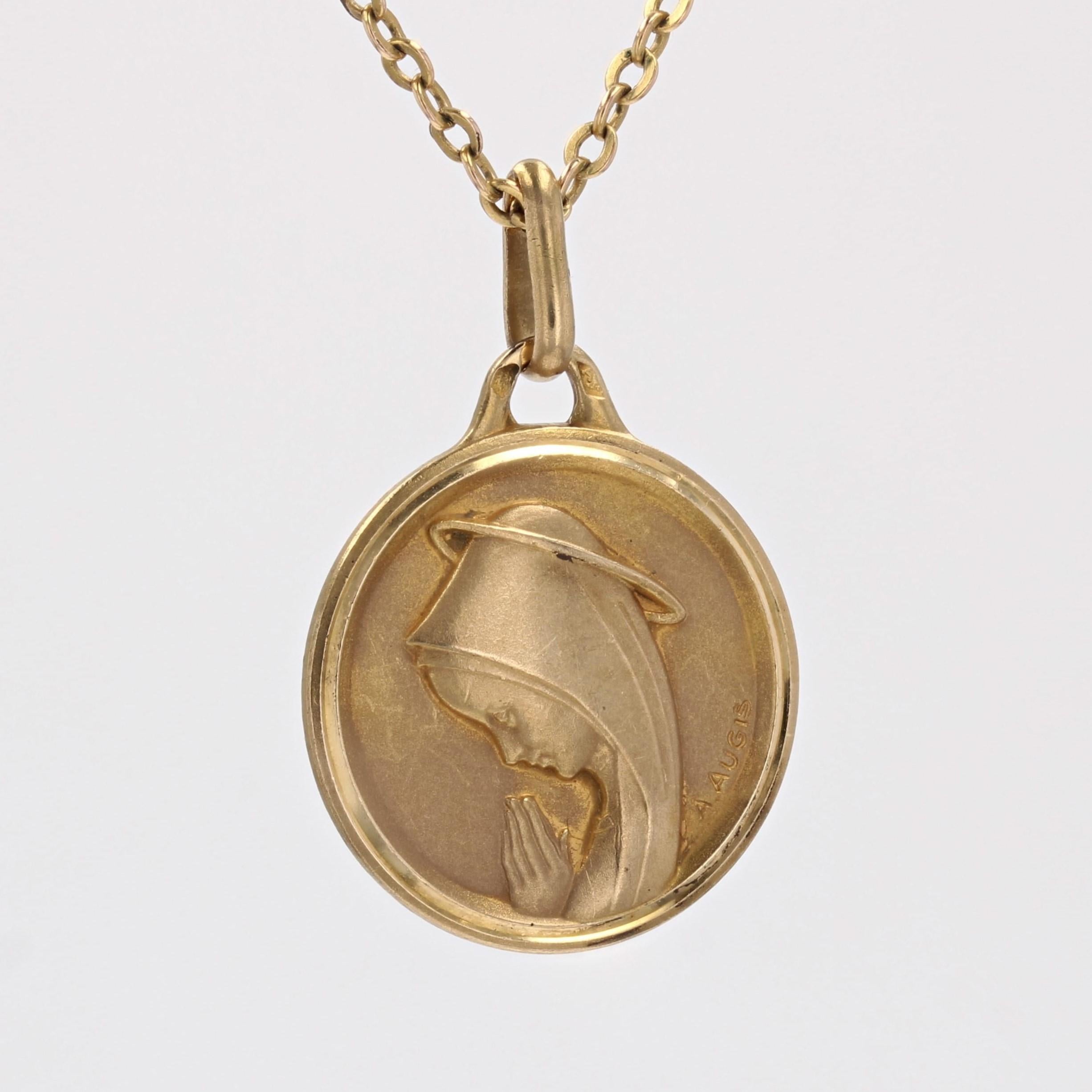 French 1970s Signed Augis 18 Karat Yellow Gold Virgin Mary Medal Pendant For Sale 1