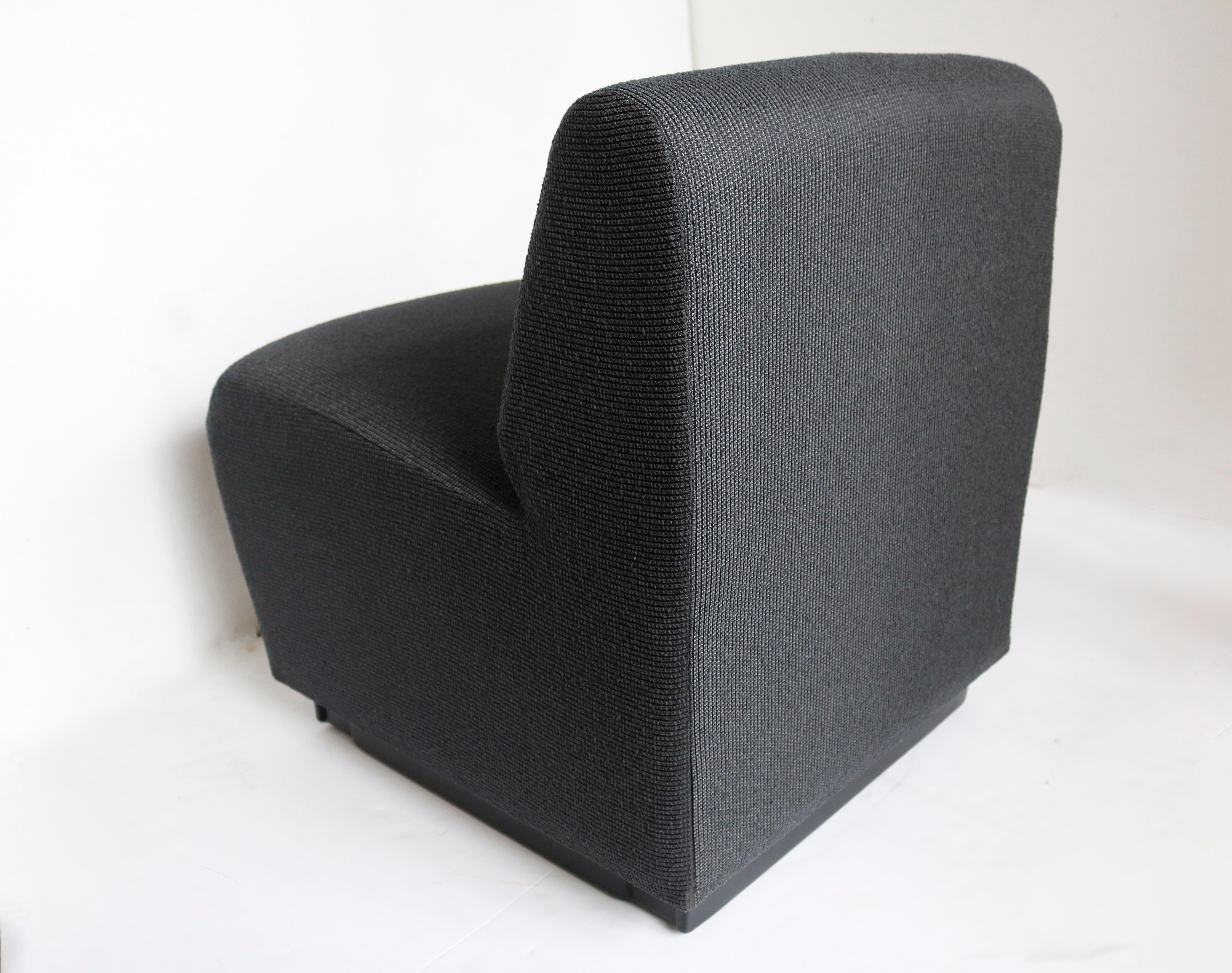 Silla Slipper francesa de los años 70 en gris marengo Moderno de mediados de siglo en venta