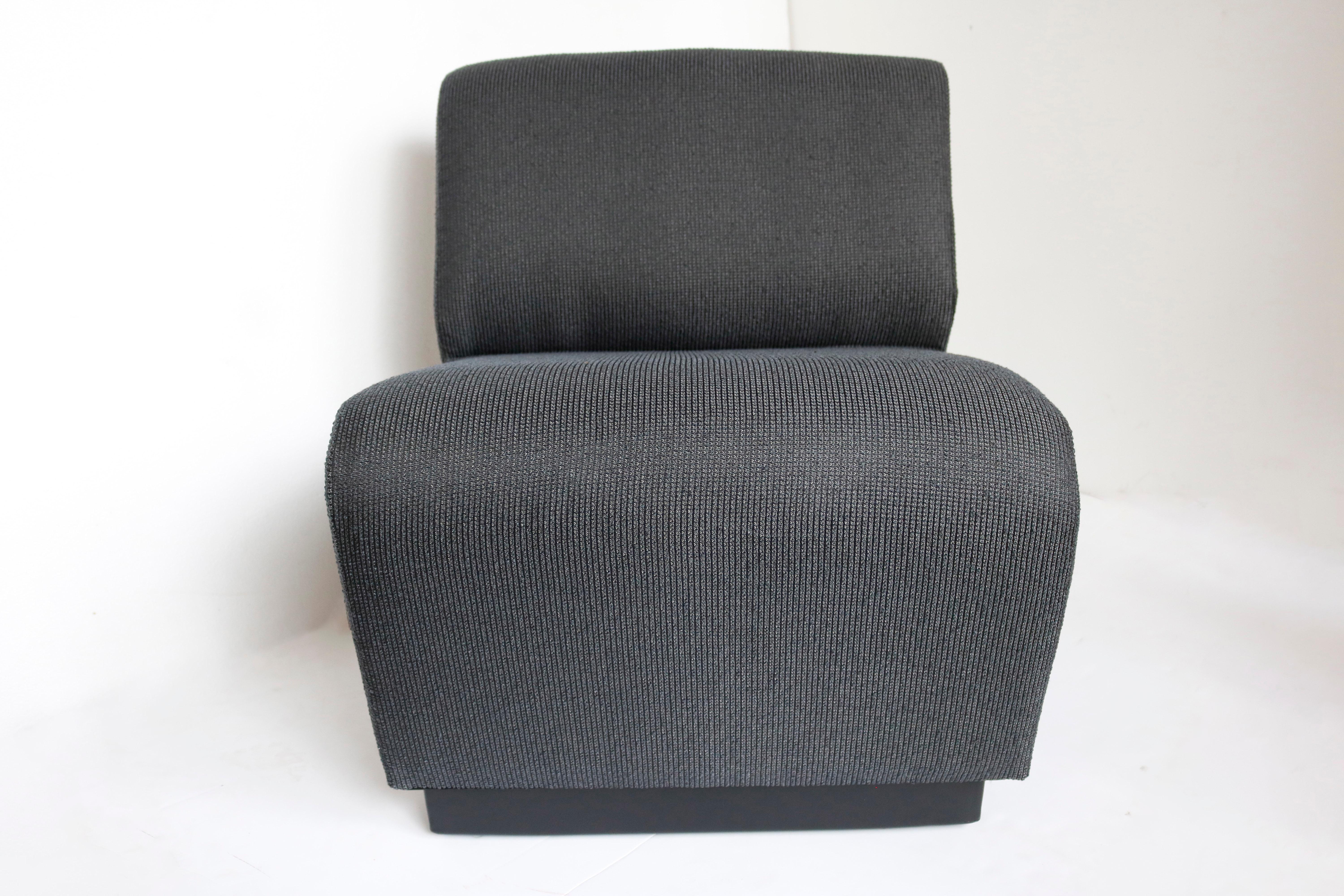 Silla Slipper francesa de los años 70 en gris marengo en Excelente estado para la venta en Pasadena, CA