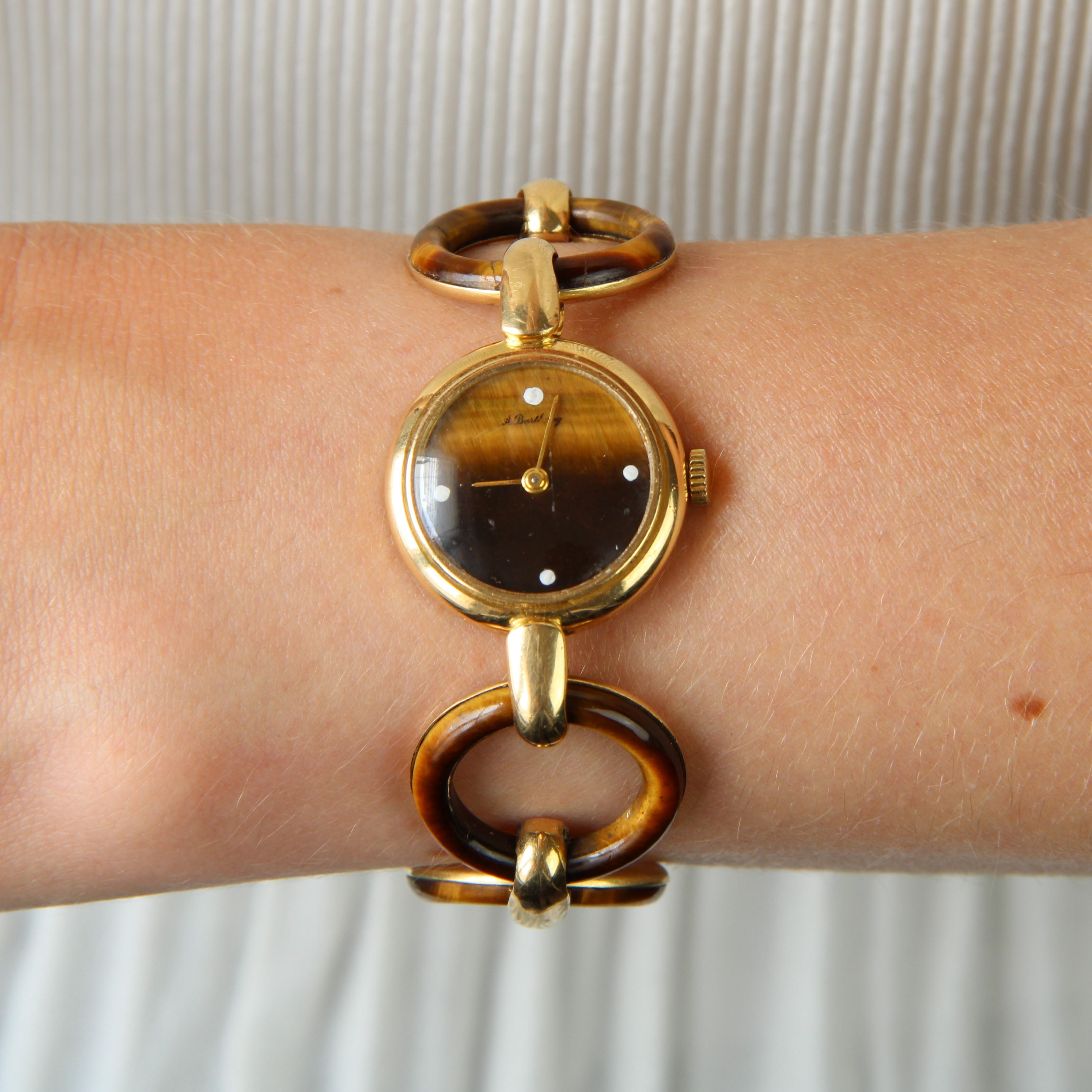 Cabochon French 1970s Tiger's Eye 18 Karat Yellow Gold Woman Watch For Sale