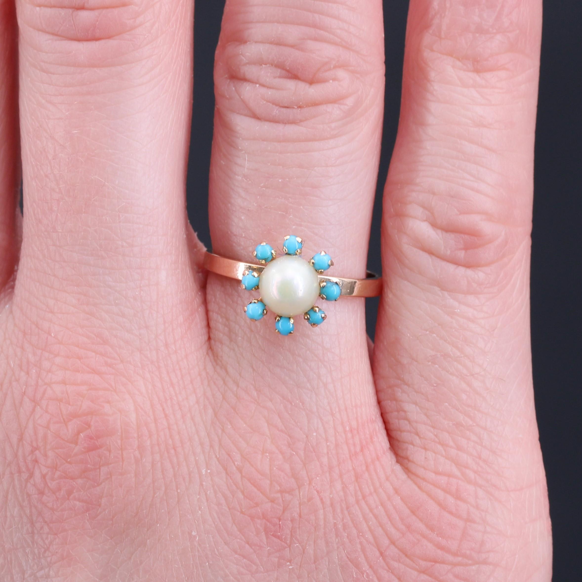 French 1970s Turquoise Pearls Cultured Pearl 18 Karat Rose Gold Ring In Good Condition In Poitiers, FR