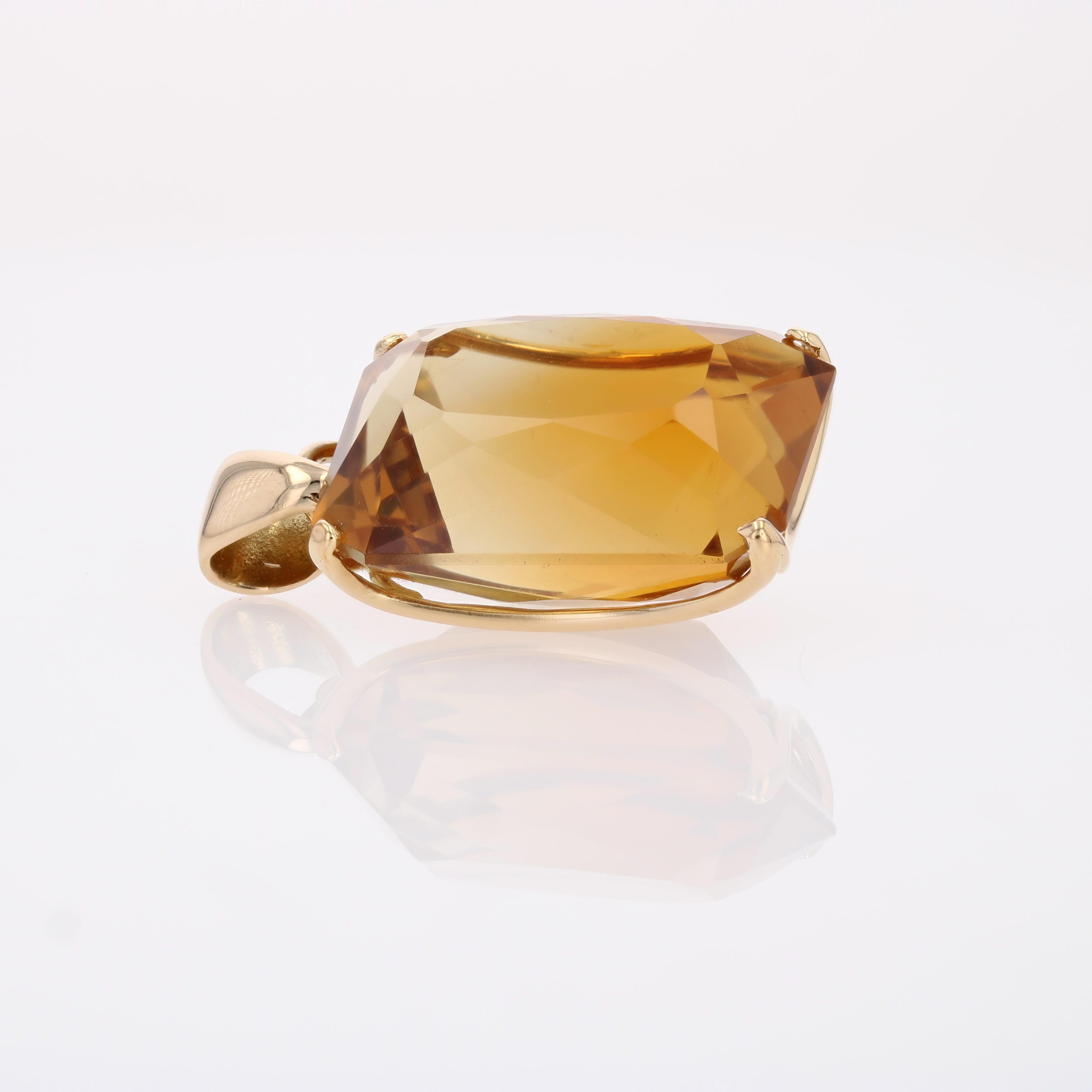 French 1980 39 Carats Citrine 18 Karat Yellow Gold Retro Pendant For Sale 7