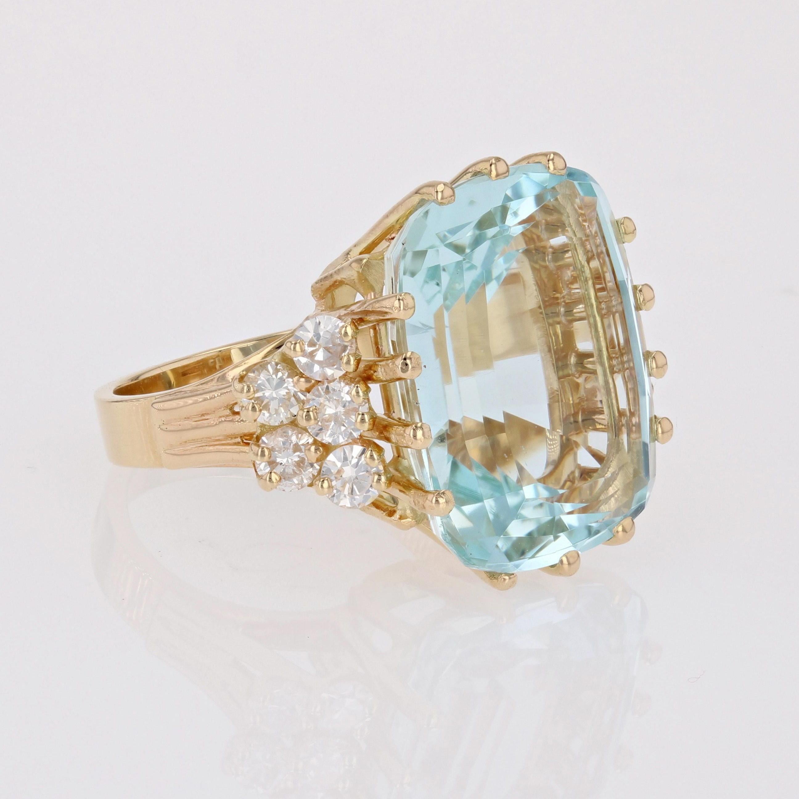 French 1980s 12.50 Carats Aquamarine Diamonds 18 Karat Yellow Gold Cocktail Ring For Sale 4