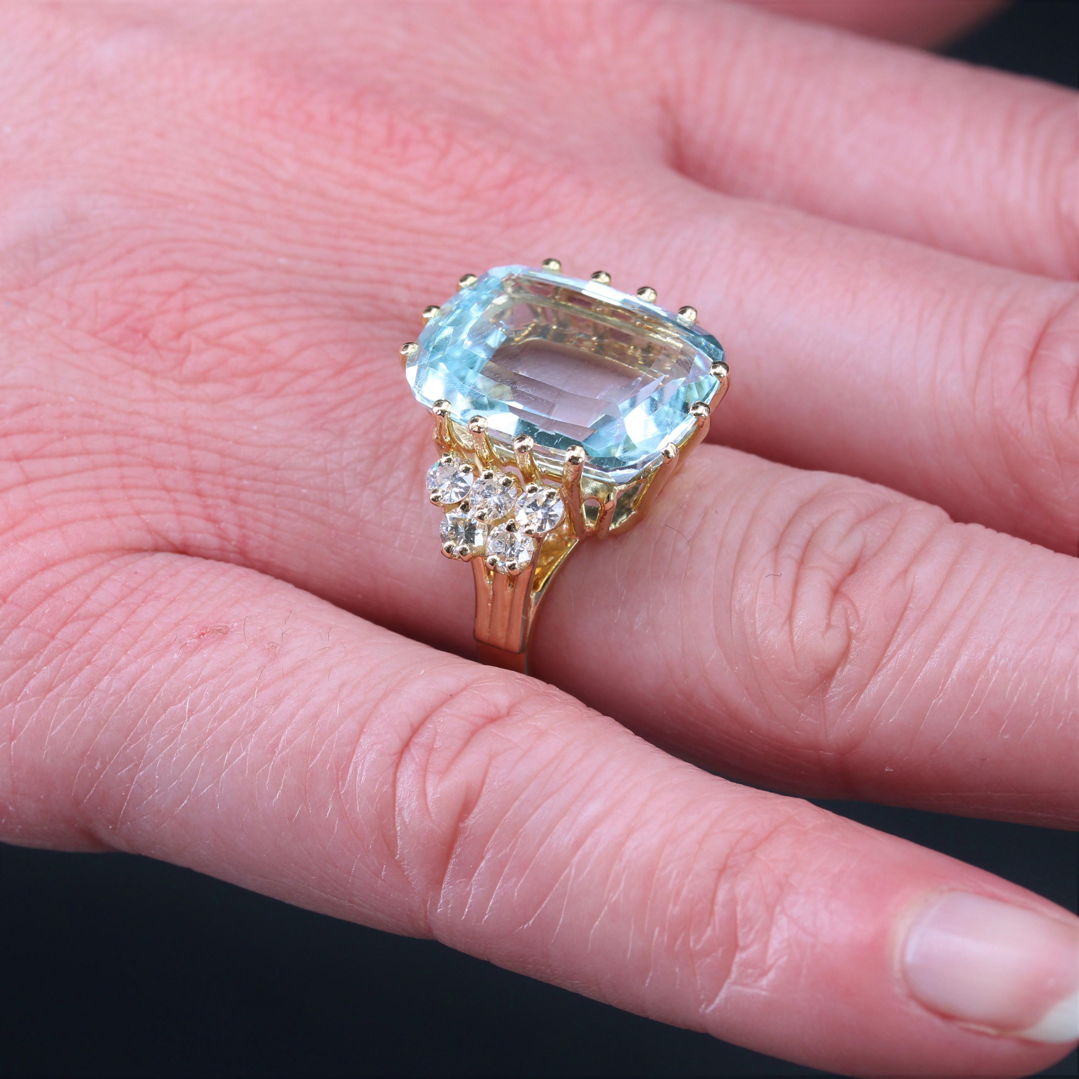 French 1980s 12.50 Carats Aquamarine Diamonds 18 Karat Yellow Gold Cocktail Ring For Sale 5