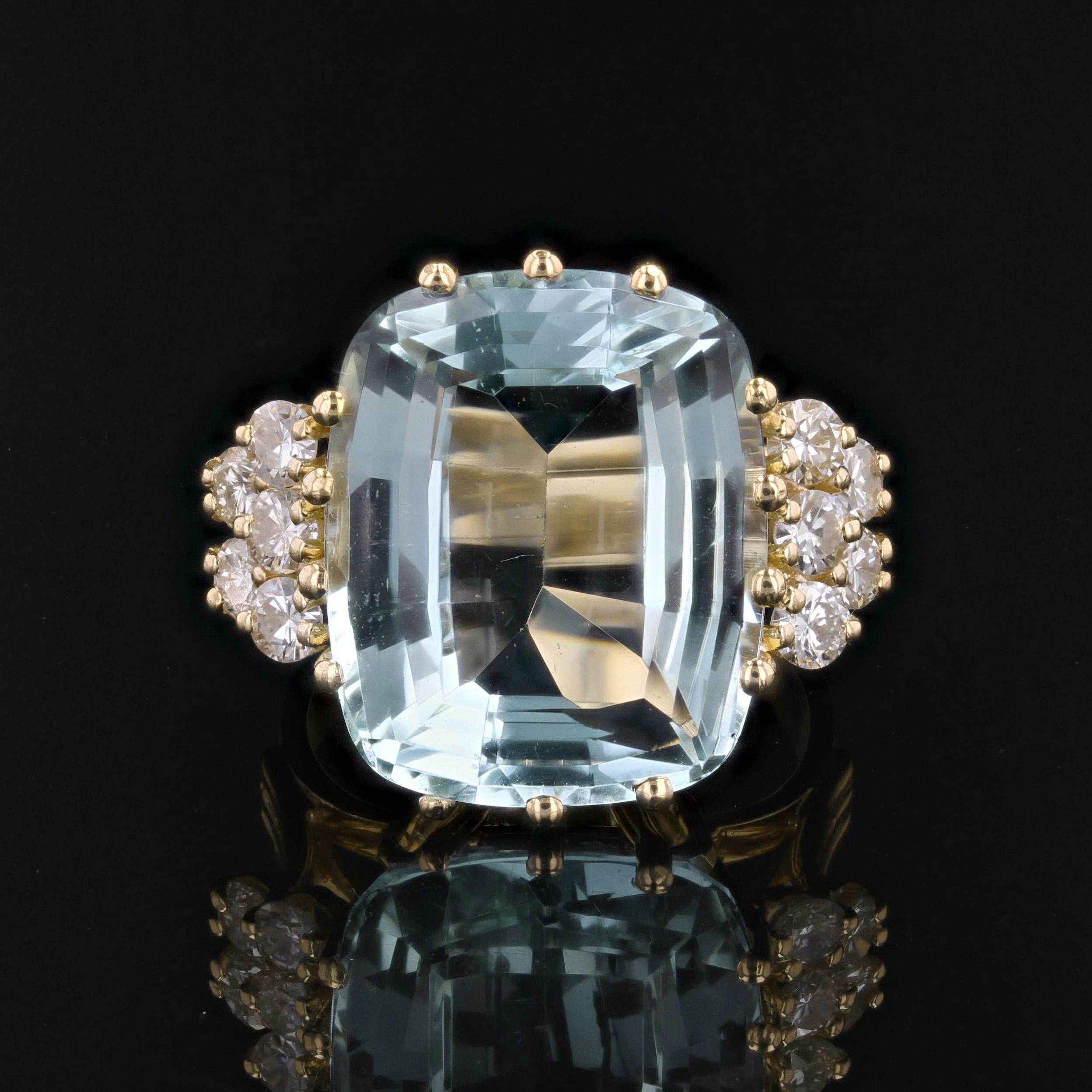 Cushion Cut French 1980s 12.50 Carats Aquamarine Diamonds 18 Karat Yellow Gold Cocktail Ring For Sale