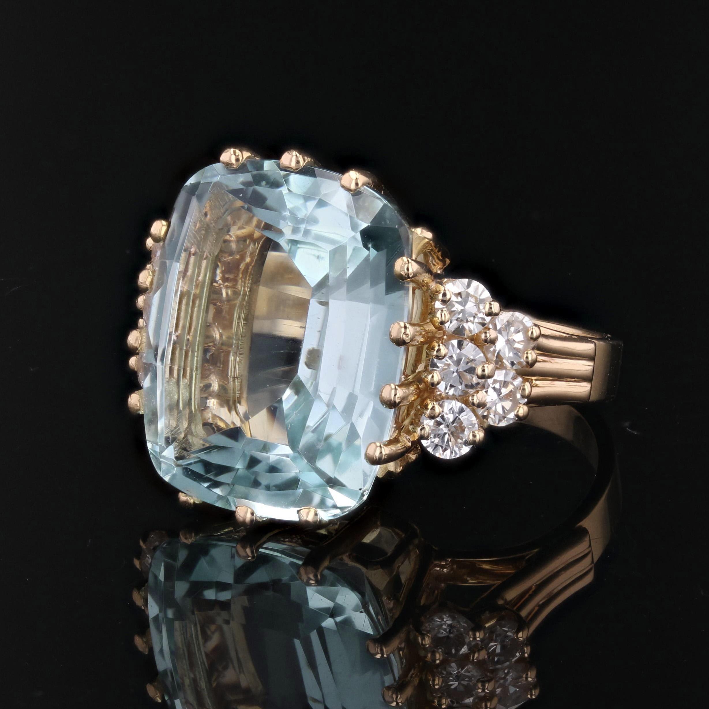 Women's French 1980s 12.50 Carats Aquamarine Diamonds 18 Karat Yellow Gold Cocktail Ring For Sale