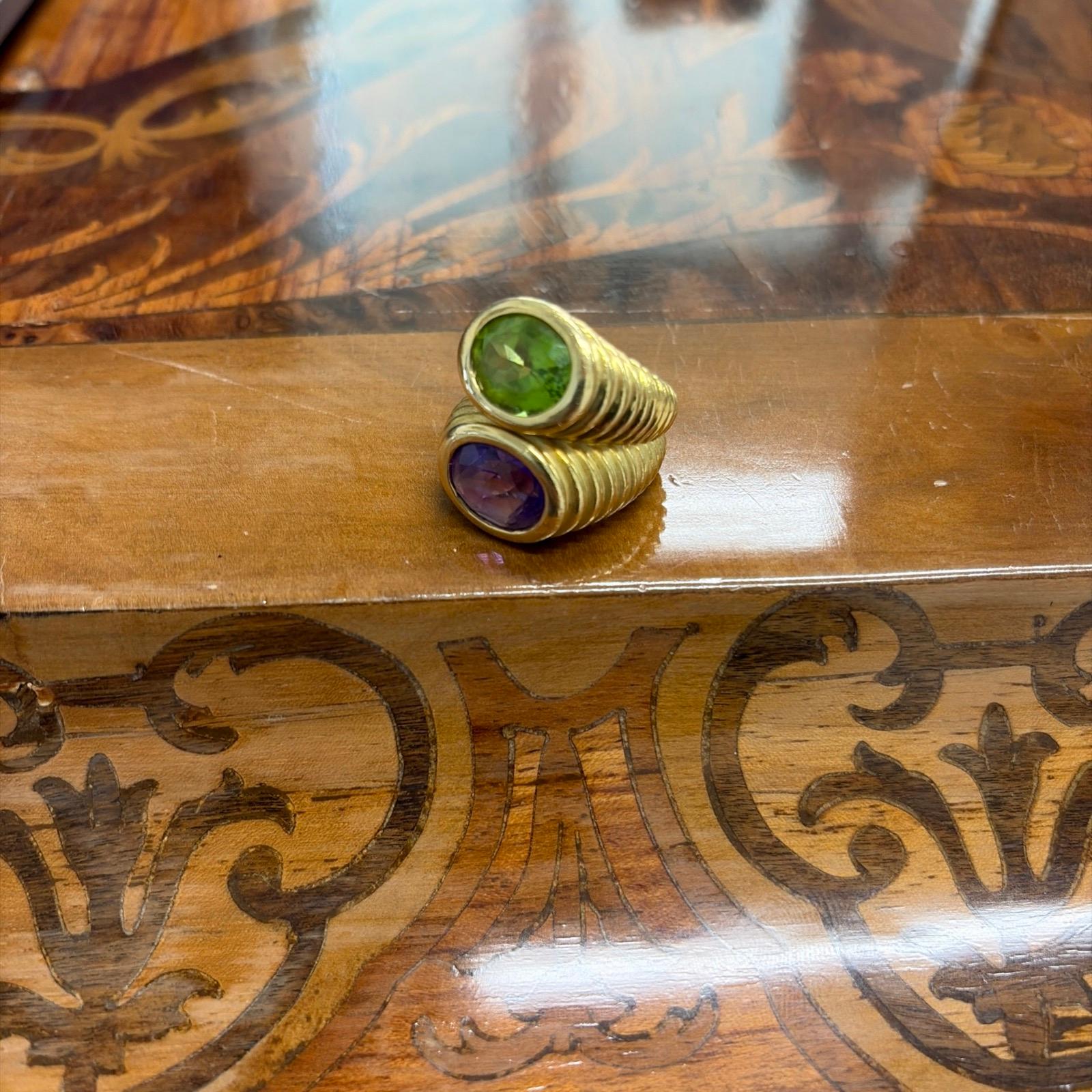 Anello Doppio in oro giallo 18 ct, peridoto e ametista D. A. in vendita 3