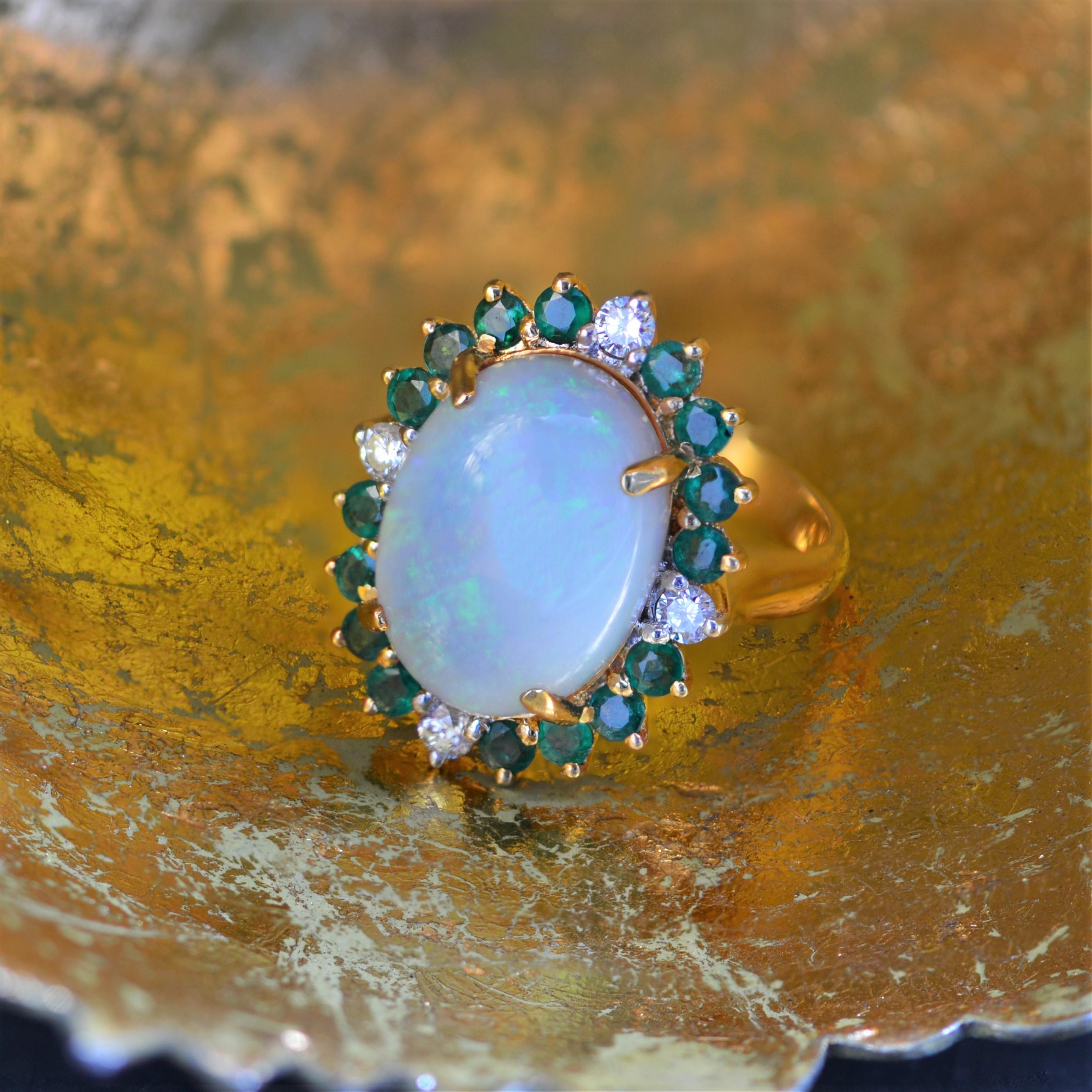 French 1980s 6.40 Carat Opal Emerald Diamond 18 Karat Yellow Gold Ring For Sale 7
