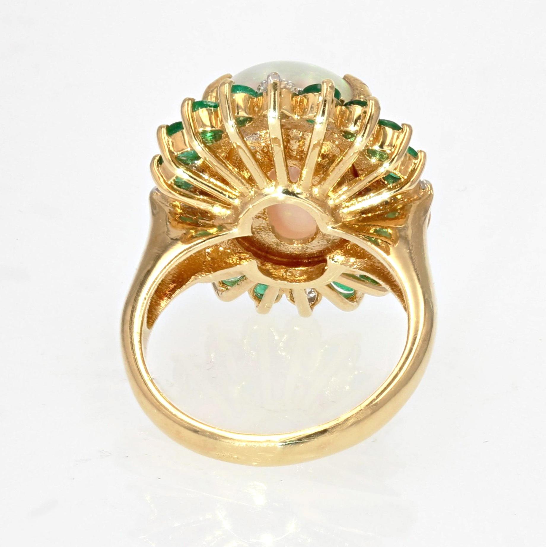 French 1980s 6.40 Carat Opal Emerald Diamond 18 Karat Yellow Gold Ring For Sale 8