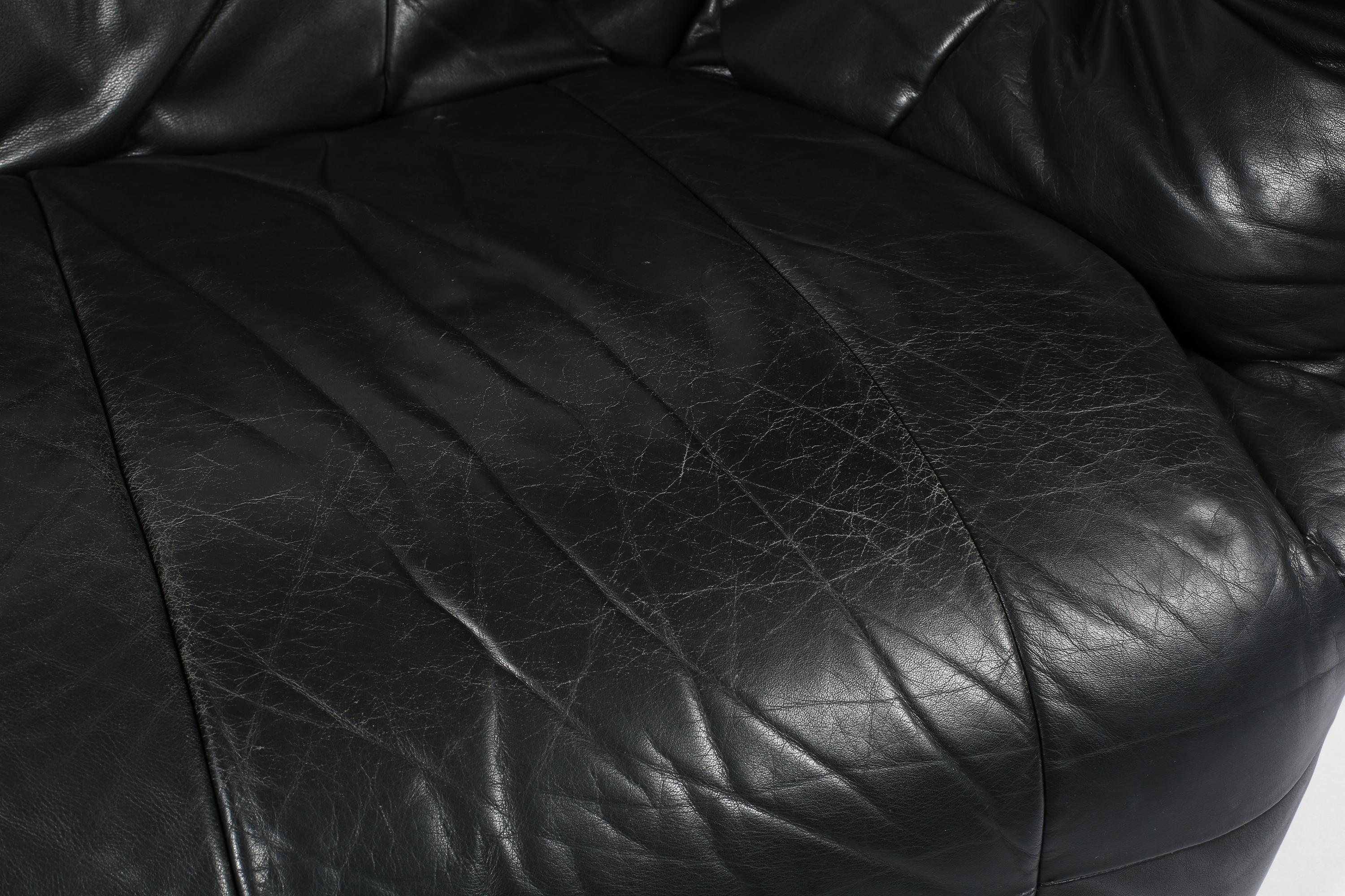 Französisches Brigantin-Sofa aus schwarzem Leder aus den 1980er Jahren von Michel Ducaroy für Lignet Roset (20. Jahrhundert) im Angebot