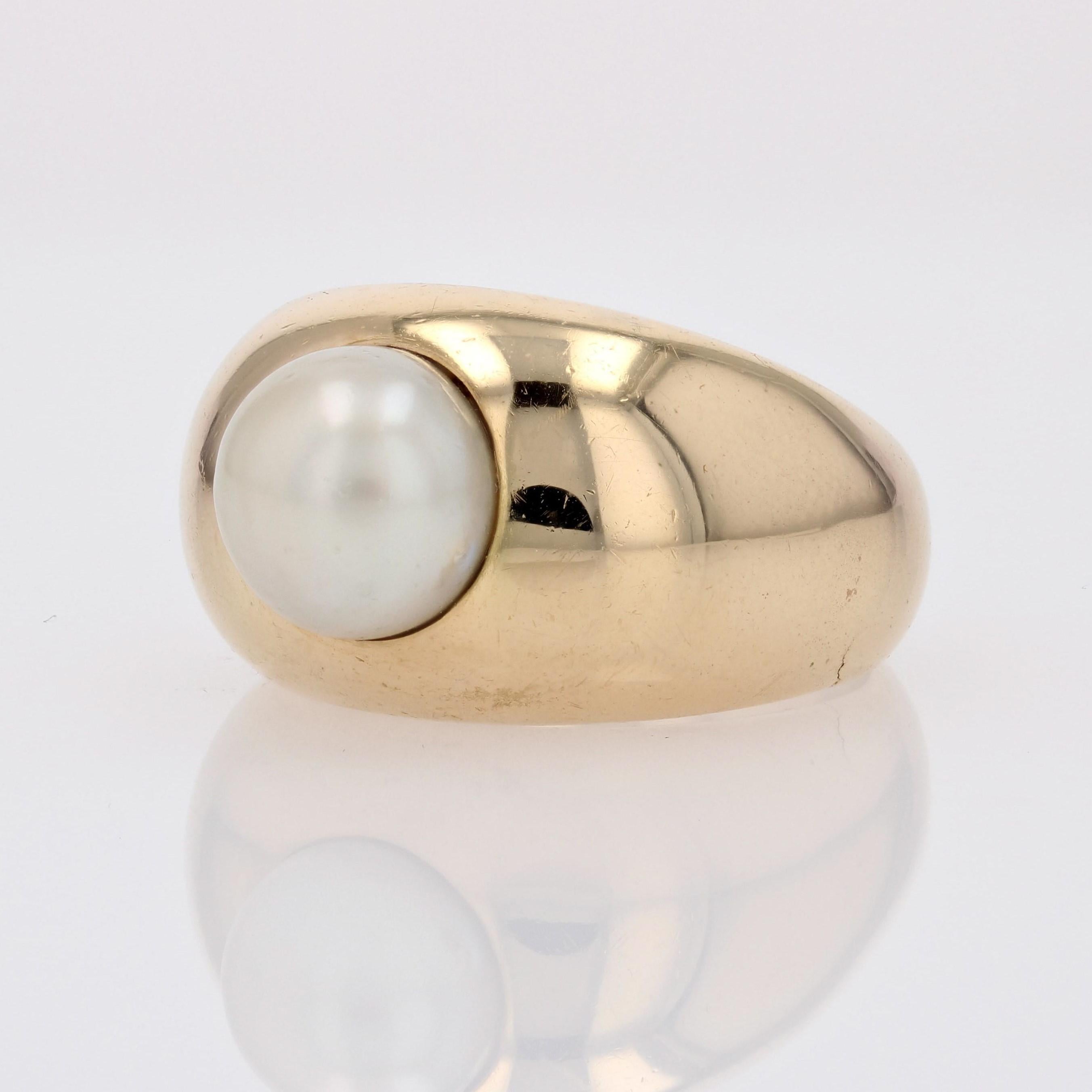 French 1980s Button Pearl 18 Karat Yellow Gold Bangle Ring In Good Condition For Sale In Poitiers, FR