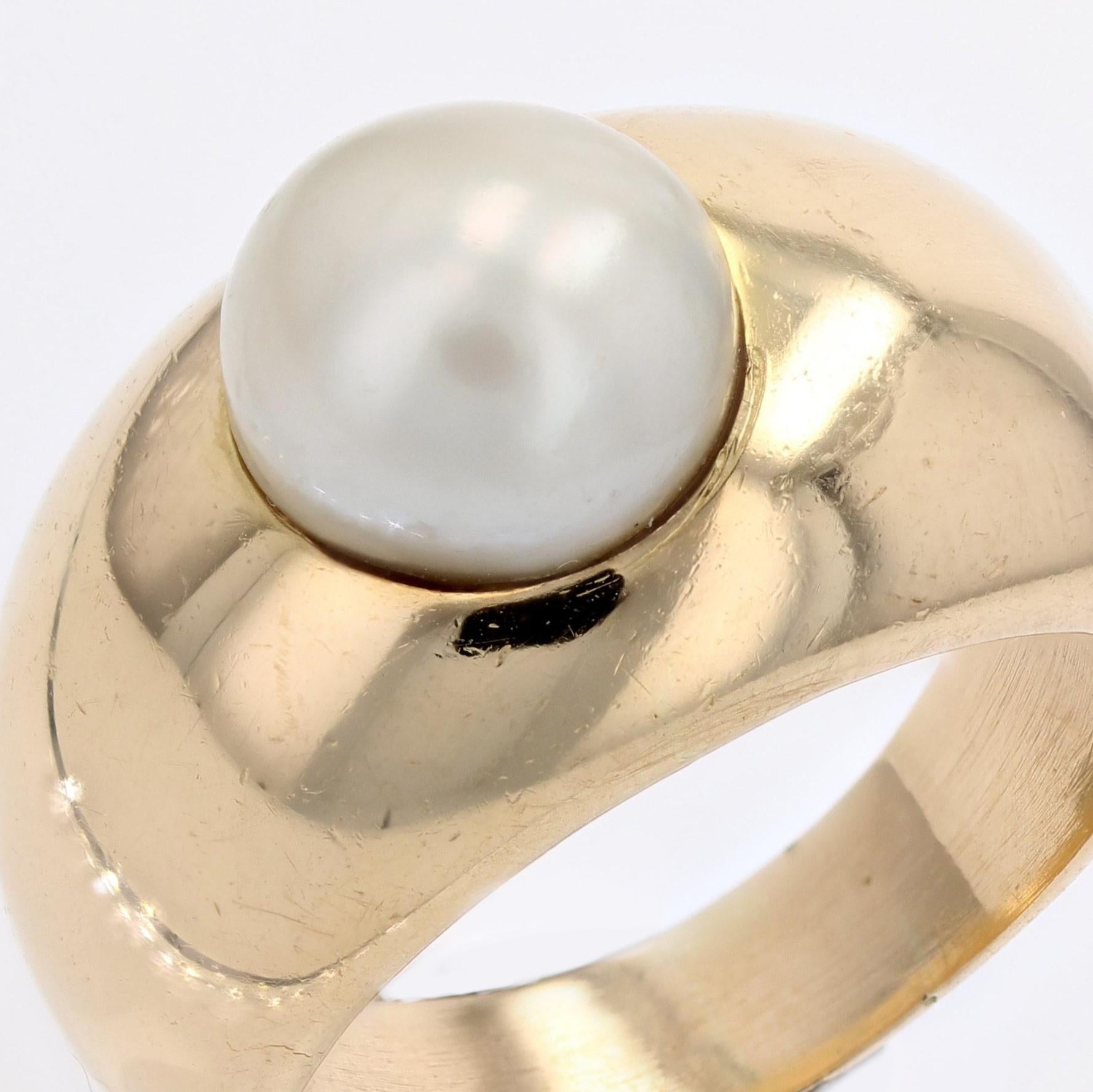 Women's French 1980s Button Pearl 18 Karat Yellow Gold Bangle Ring For Sale