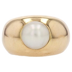 French 1980s Button Pearl 18 Karat Yellow Gold Bangle Ring