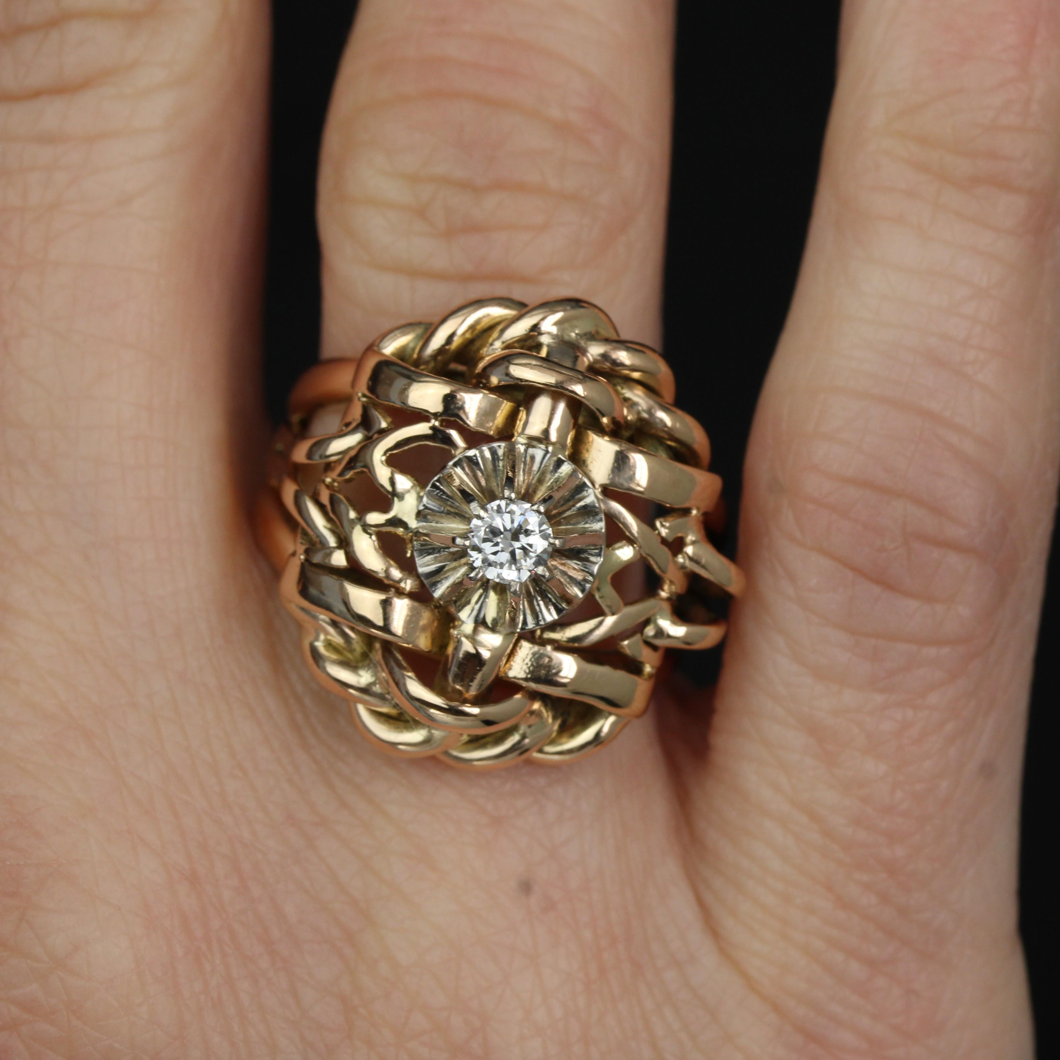 Bague rétro entrelacée en or jaune 18 carats avec diamants des années 1980 Pour femmes en vente