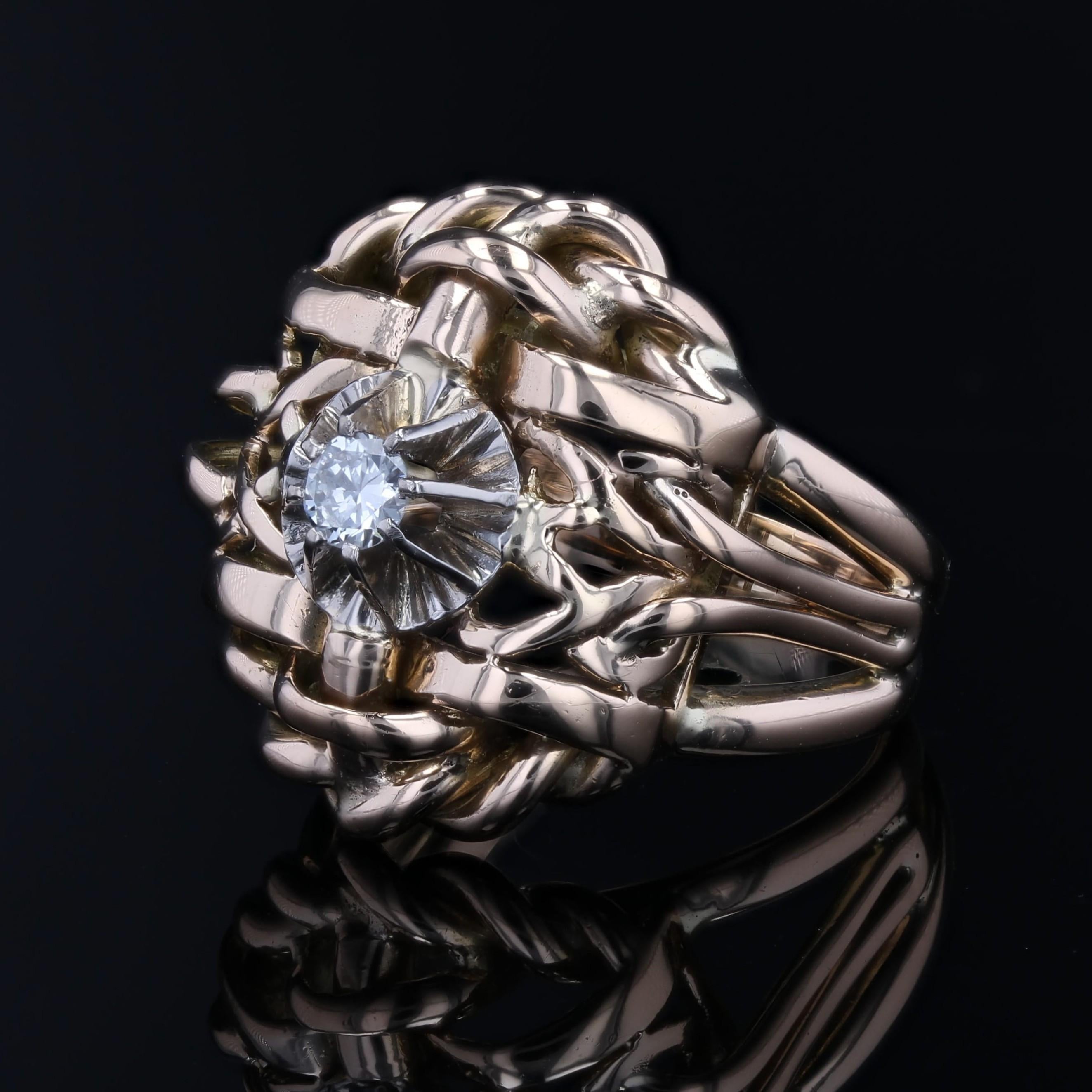 French 1980s Diamond 18 Karat Yellow Gold Retro Interlaced Ring For Sale 2
