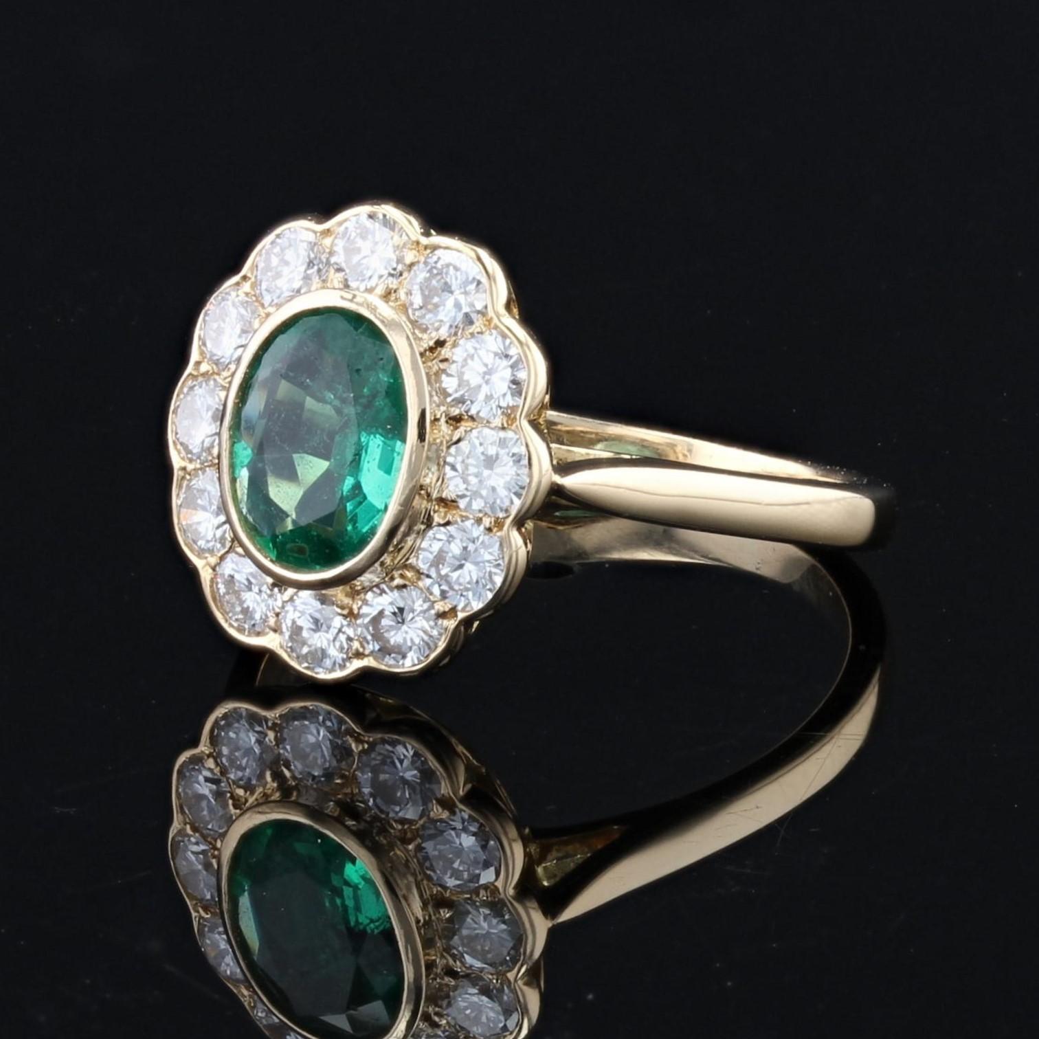 Women's French 1980s Emerald Diamond 18 Karat Yellow Gold Pompadour Ring