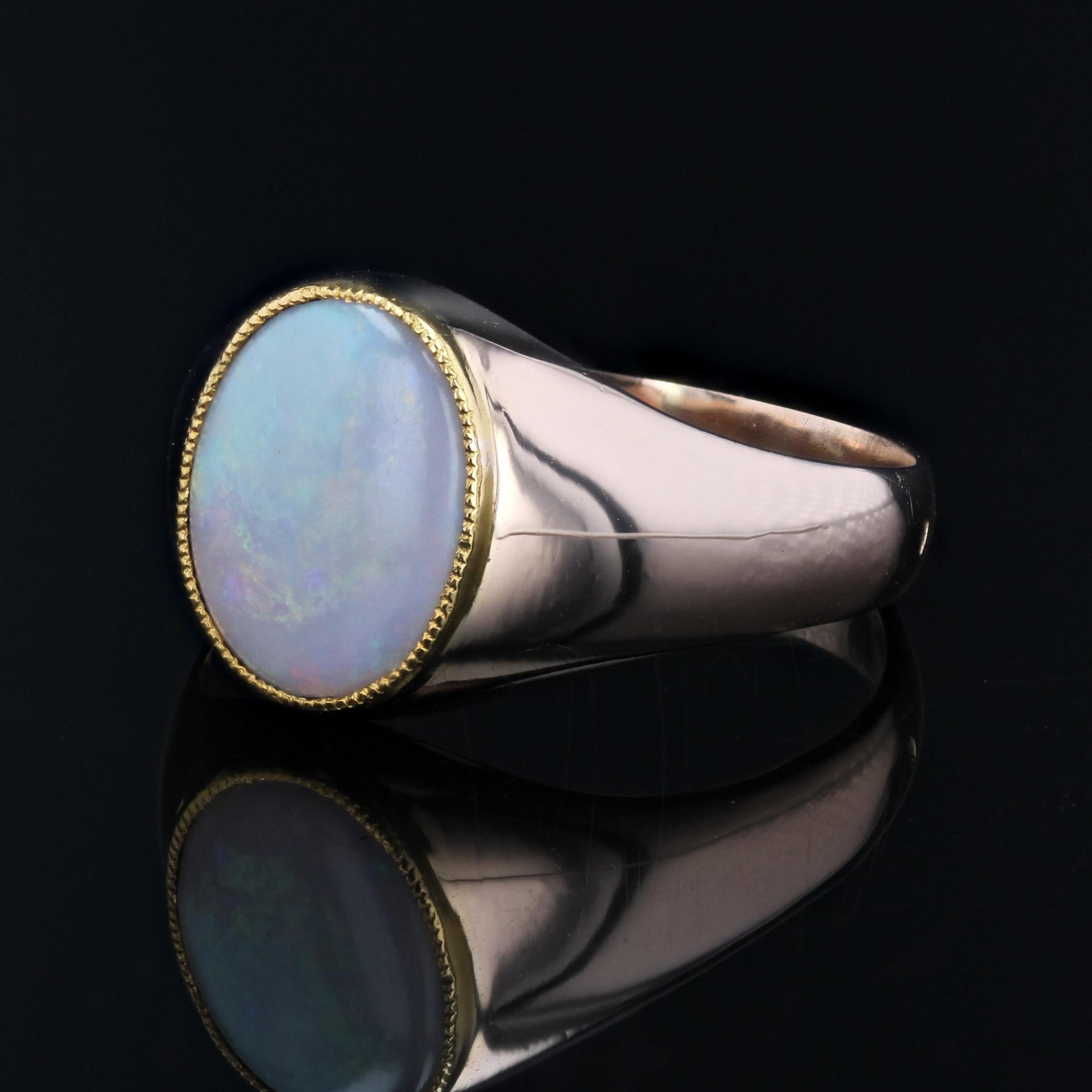 French 1980s Opal 18 Karat Rose Gold Retro Bangle Ring For Sale 1