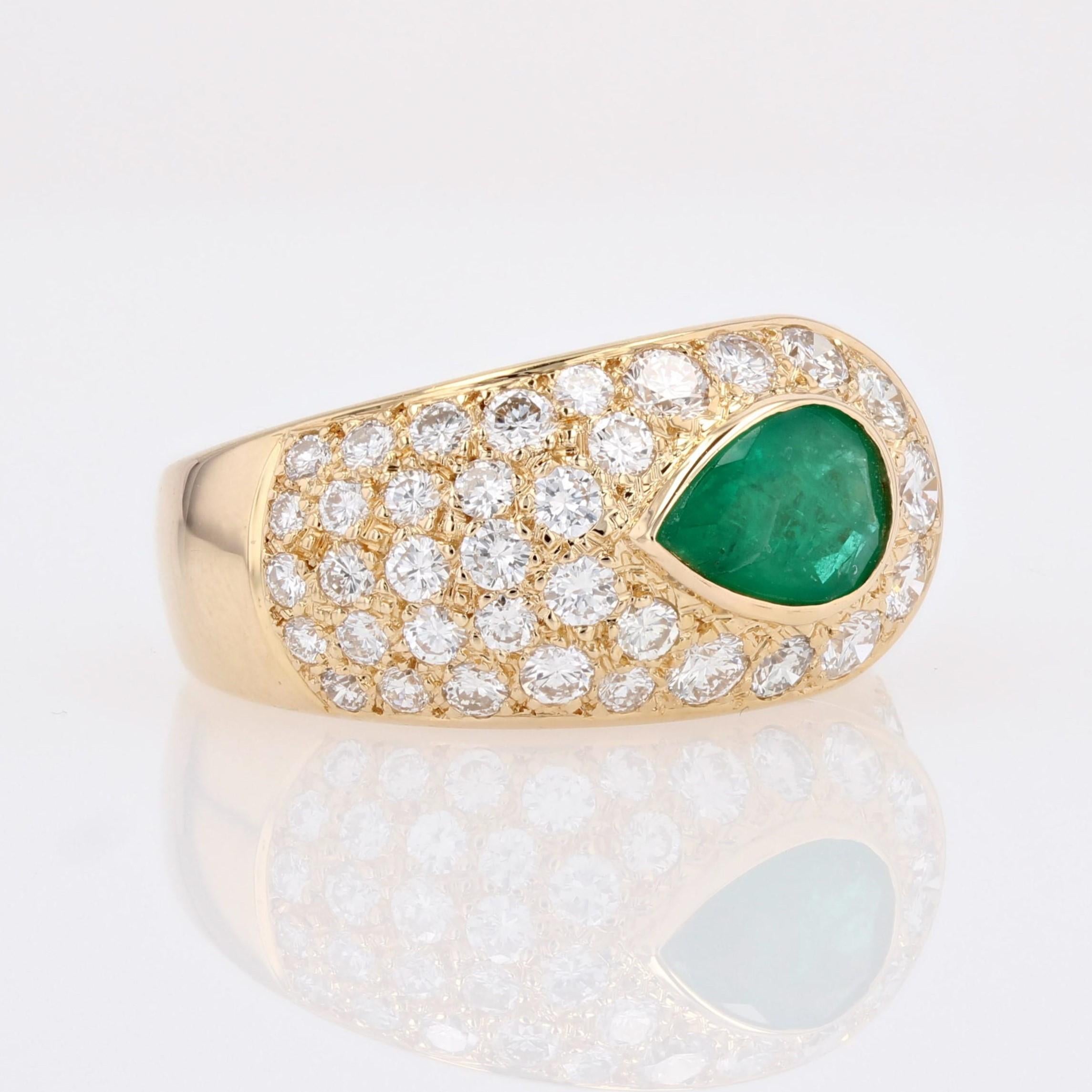French 1980s Pear Cut Emerald Diamonds 18 Karat Yellow Gold Bangle Ring For Sale 6