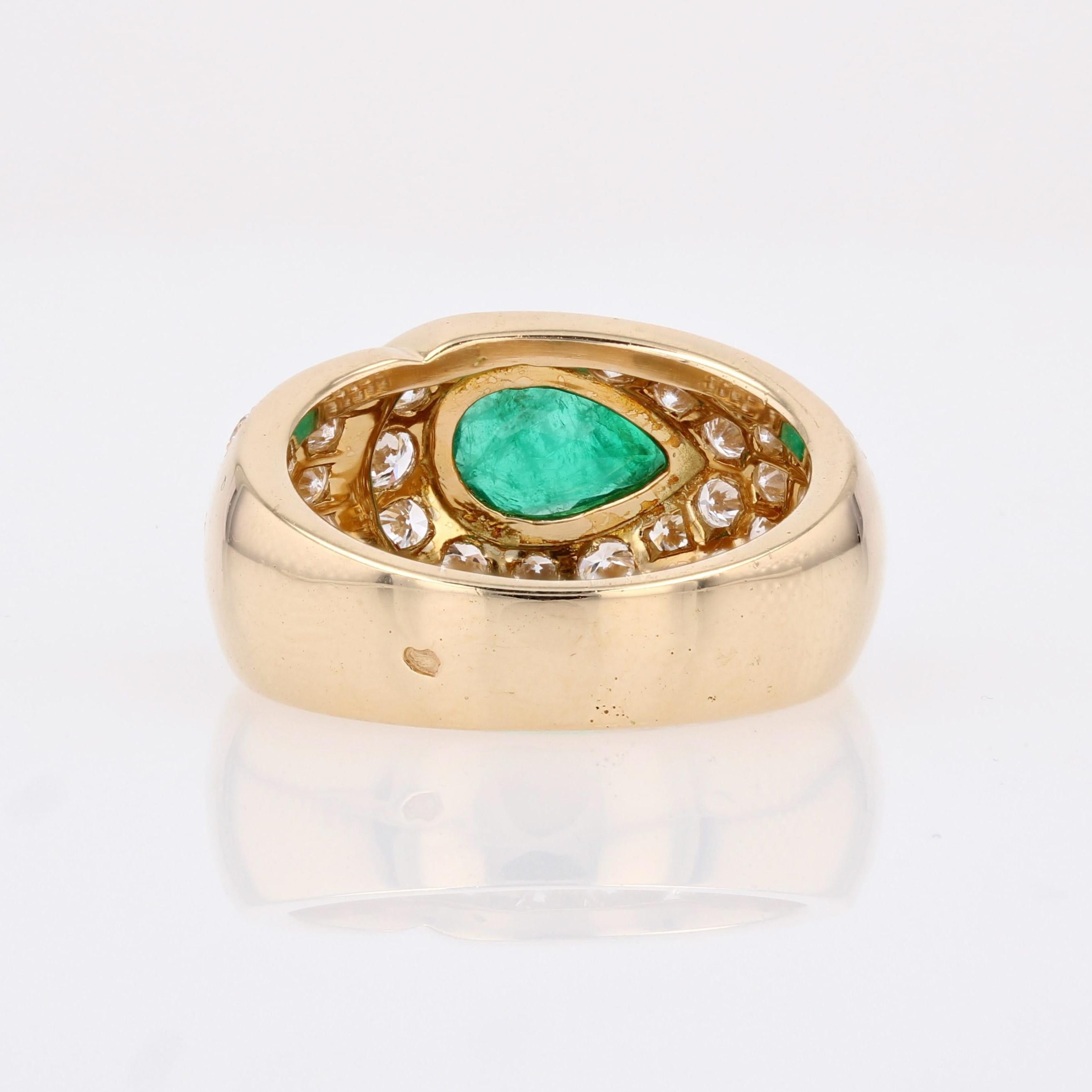 French 1980s Pear Cut Emerald Diamonds 18 Karat Yellow Gold Bangle Ring For Sale 14