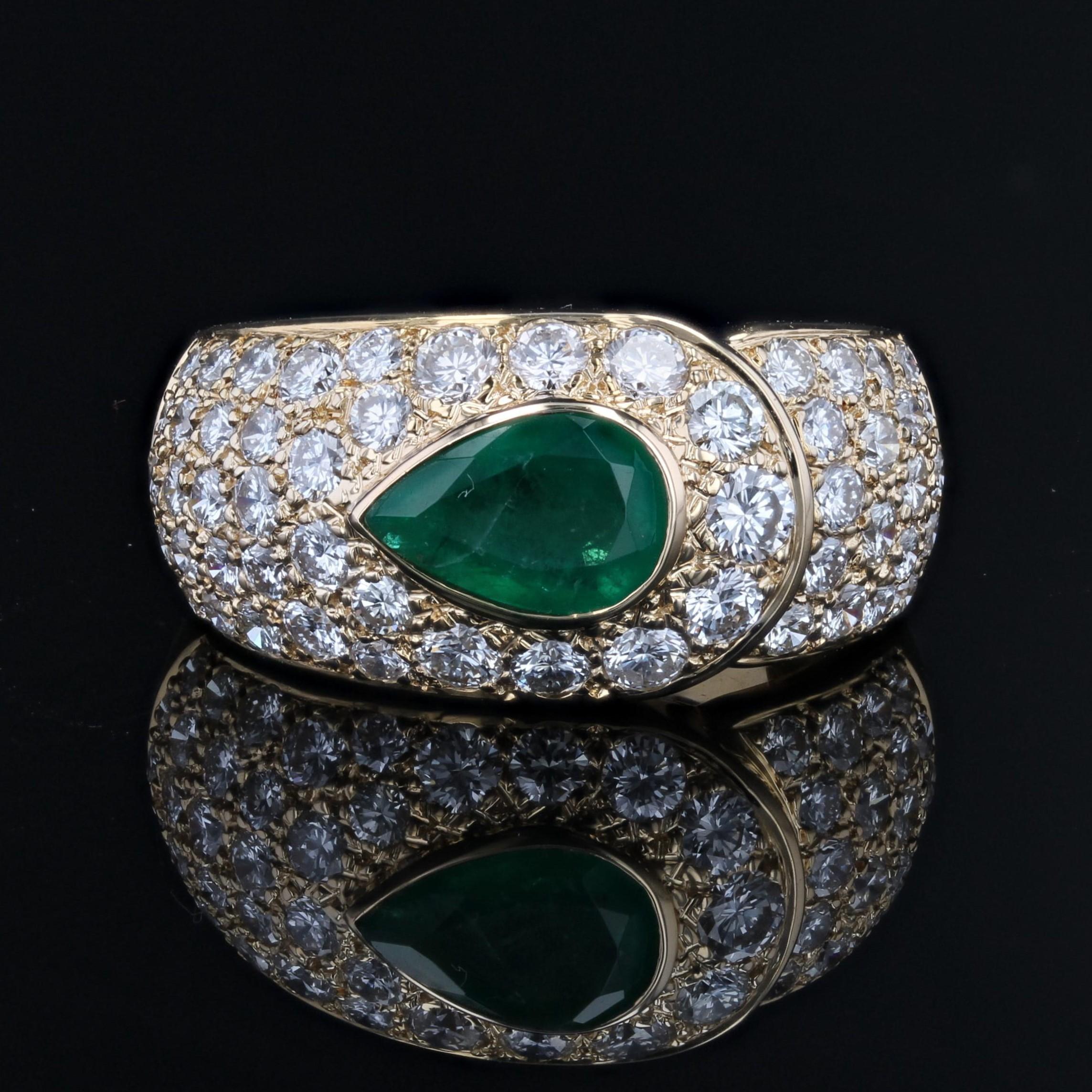 Women's French 1980s Pear Cut Emerald Diamonds 18 Karat Yellow Gold Bangle Ring For Sale