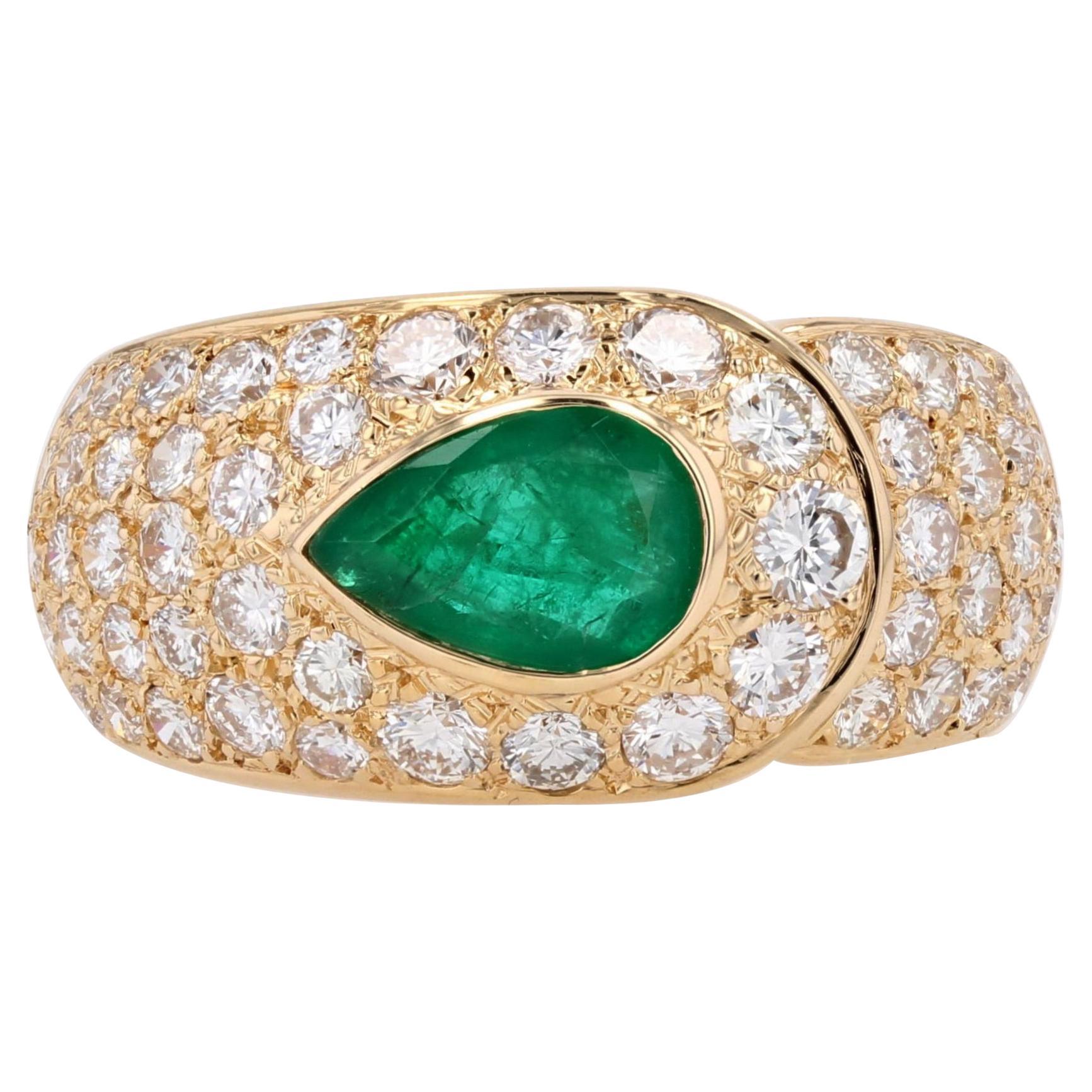 French 1980s Pear Cut Emerald Diamonds 18 Karat Yellow Gold Bangle Ring For Sale