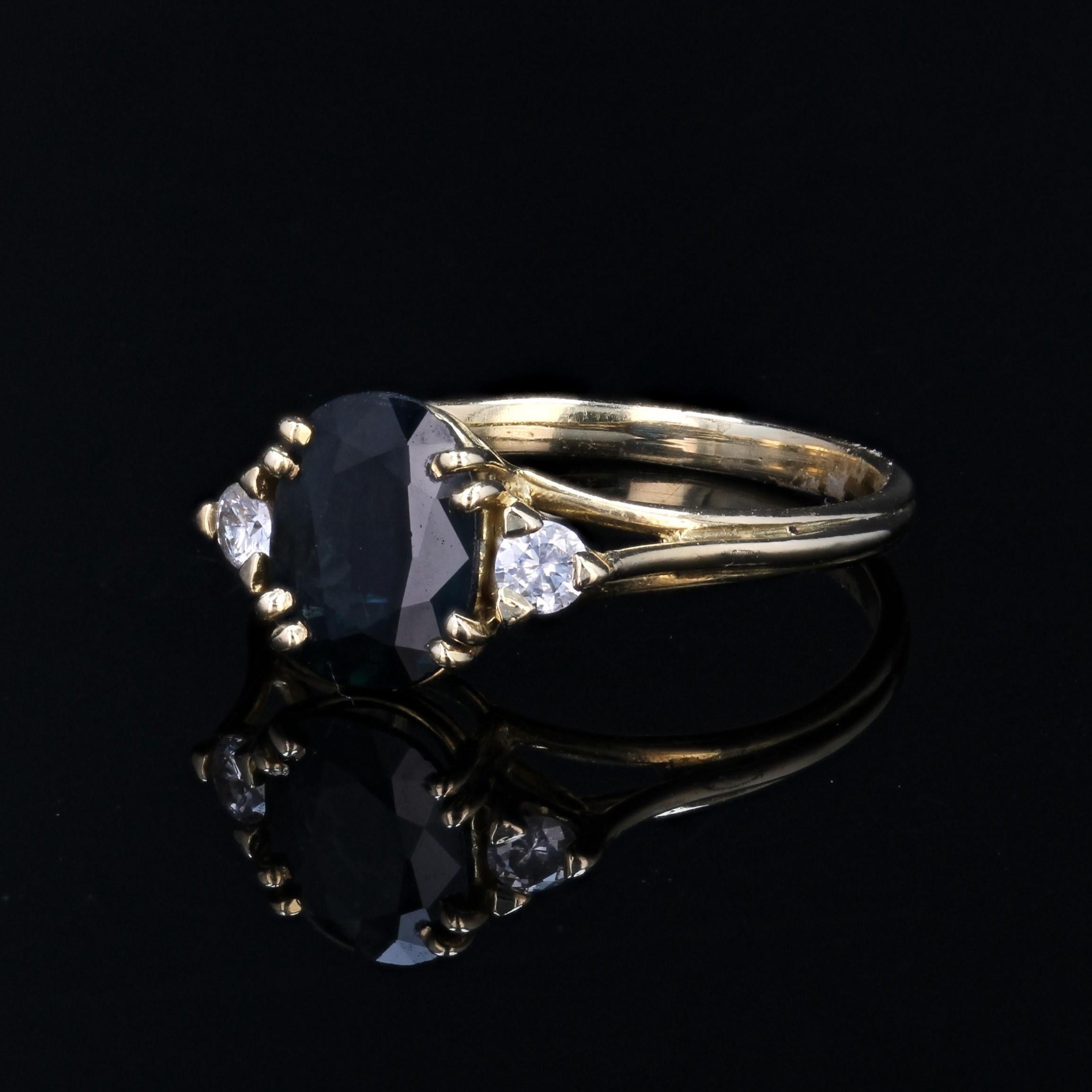 French 1980s Sapphire Diamonds 18 Karat Yellow Gold Ring In Good Condition In Poitiers, FR