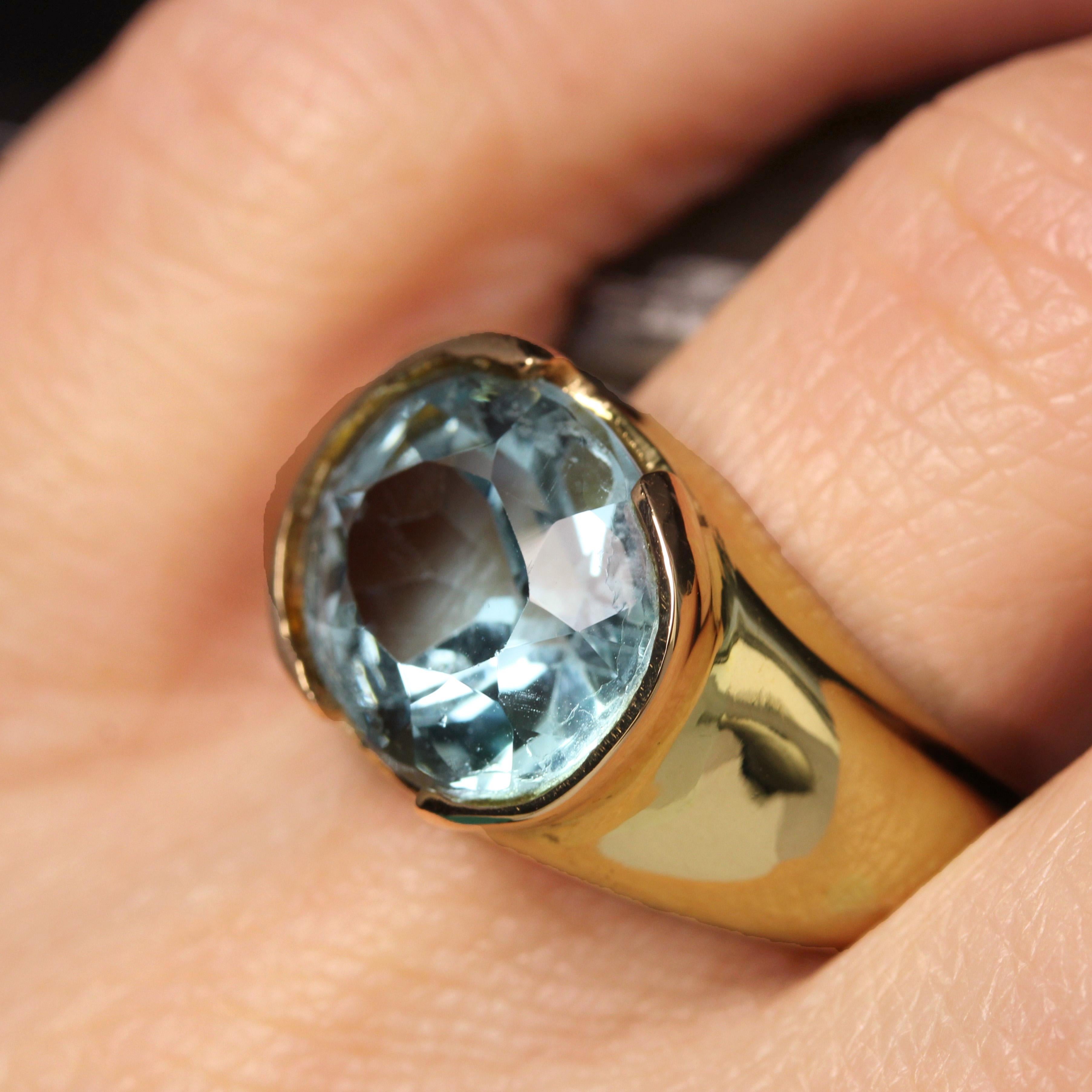 Anello a bracciale in oro giallo 18 carati con topazio francese degli anni '80 in vendita 4
