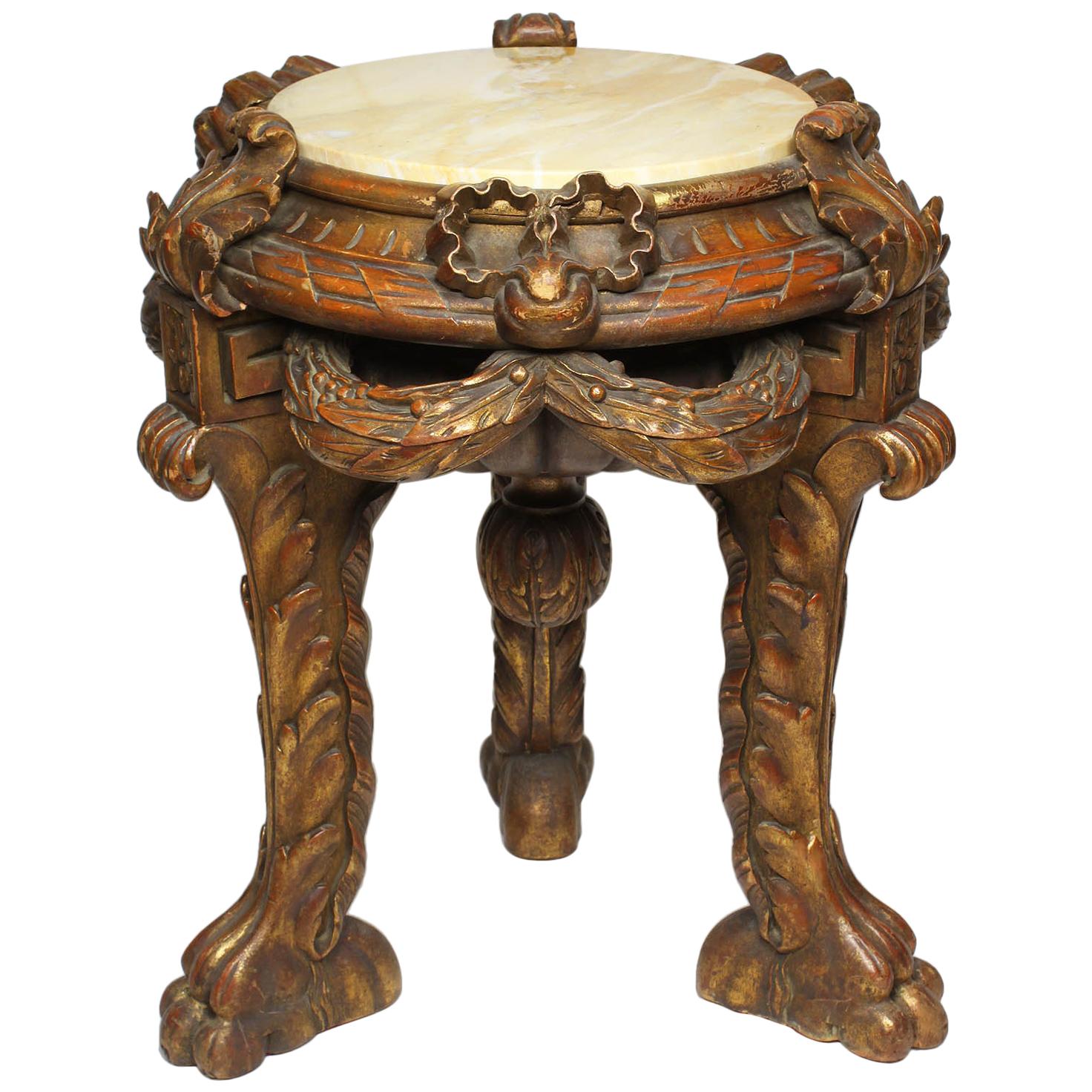 Piédestal de style baroque français du 19e-20e siècle en bois doré sculpté avec dessus en marbre