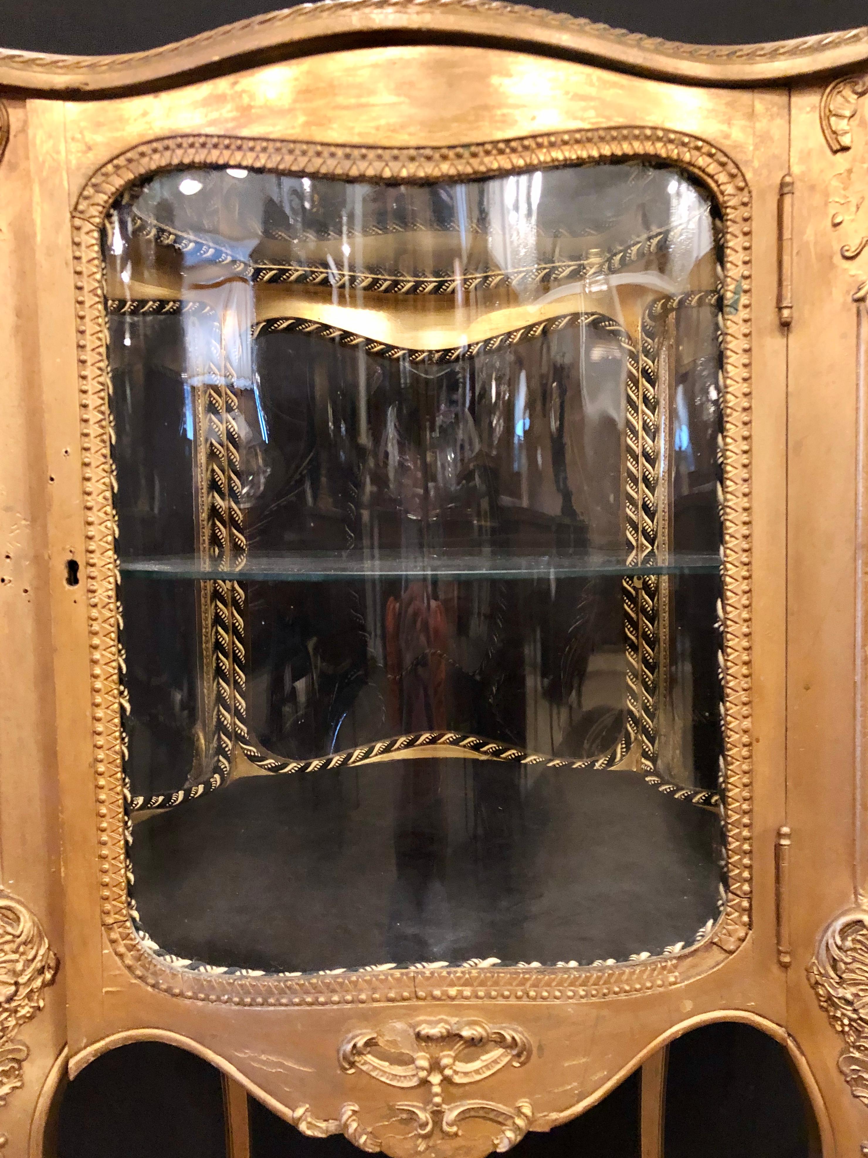 French 19th-20th Century Curio Vitrine Cabinet Curved Glass All Round 4