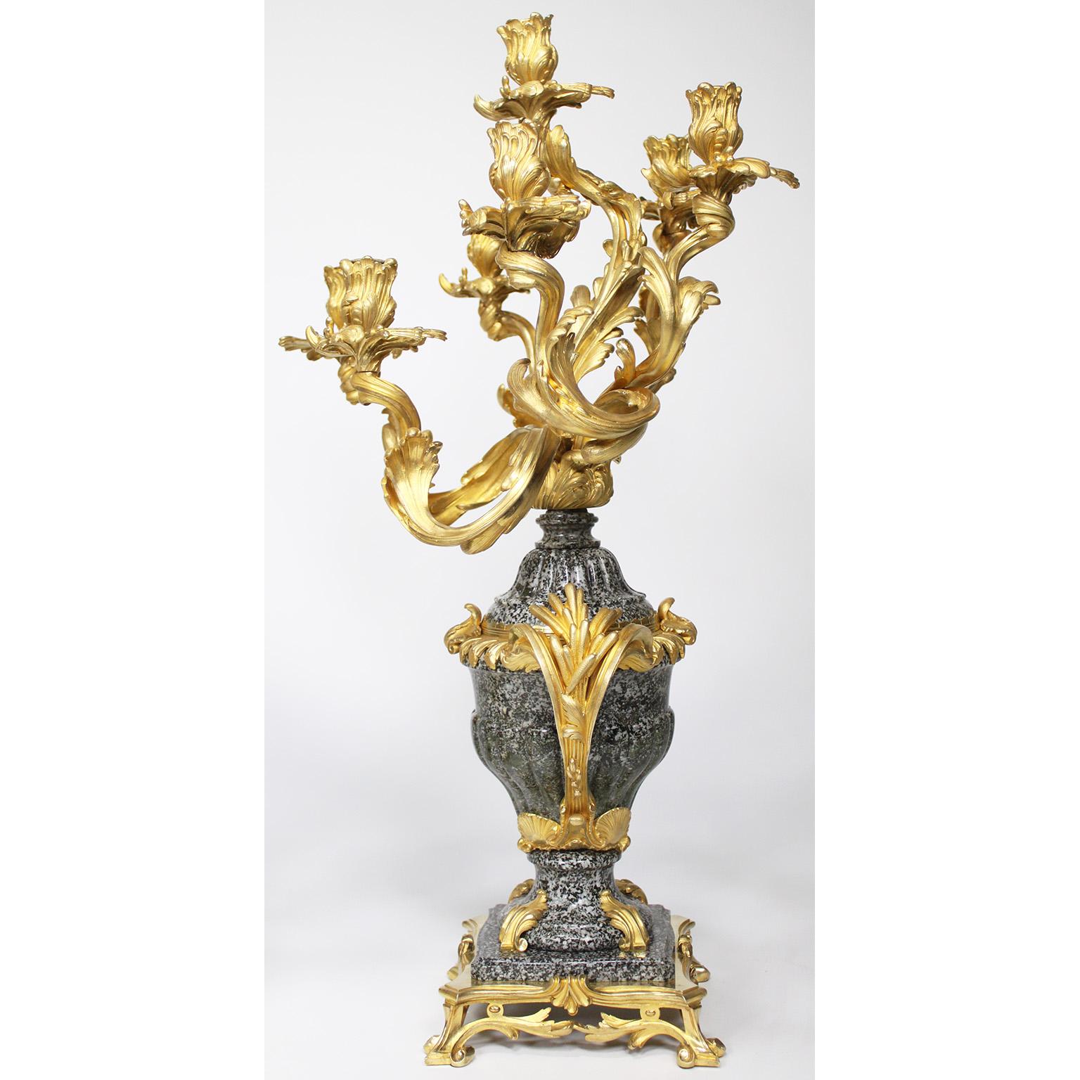Raffinato set di candelabri a tre pezzi in stile Luigi XV del XIX/20° secolo. in vendita 1