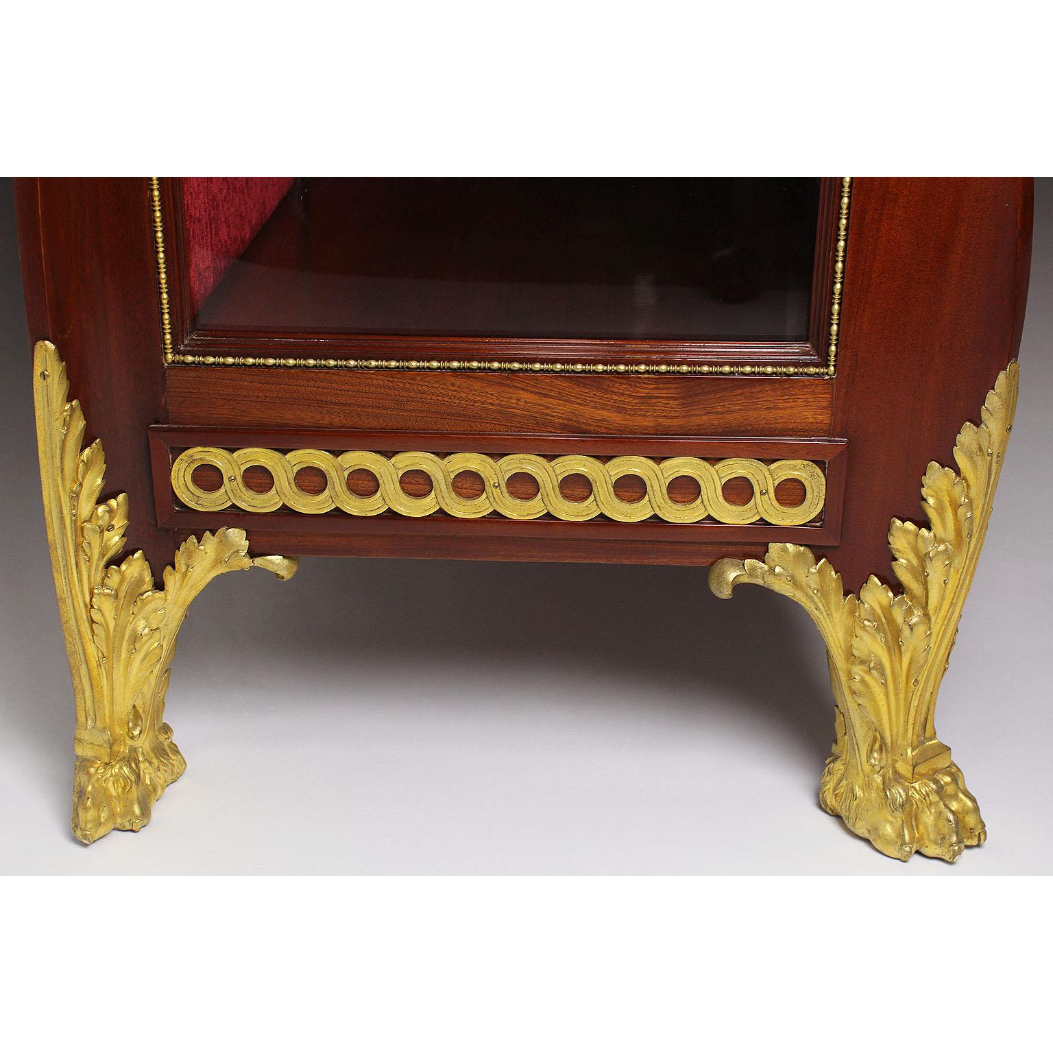 French 19th-20th Century Louis XV Style Mahogany and Ormolu Mounted Vitrine For Sale 1