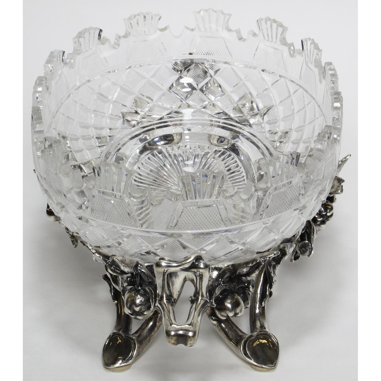 French 19th-20th Century Louis XV Style Silvered Centrepiece by Christofle & Cie In Good Condition For Sale In Los Angeles, CA