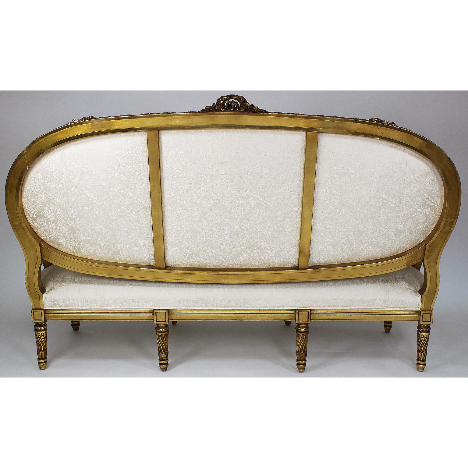 French 19th-20th Century Louis XVI Style Giltwood Carved Settee, François Linke For Sale 7