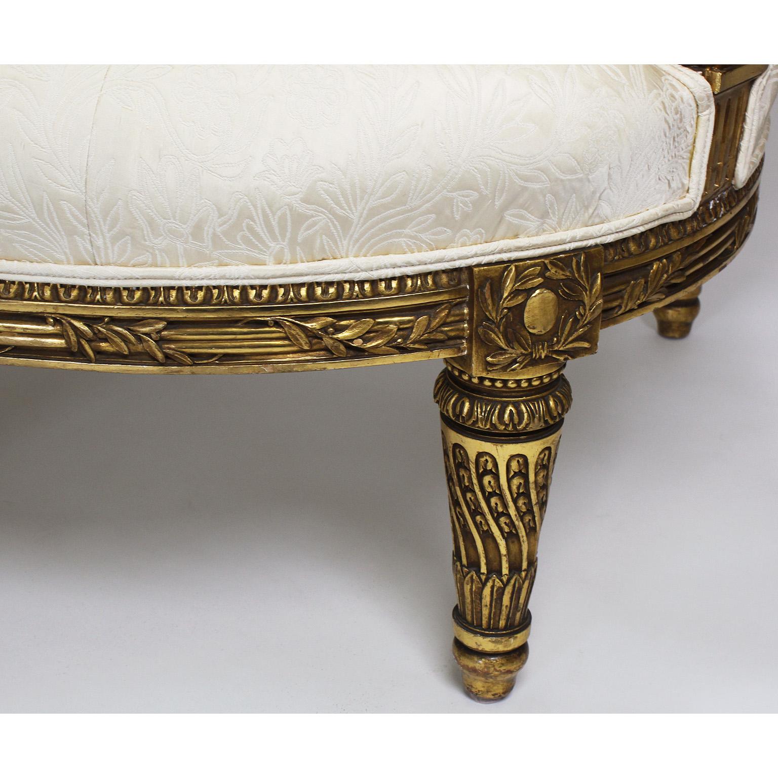 French 19th-20th Century Louis XVI Style Giltwood Carved Settee, François Linke For Sale 4