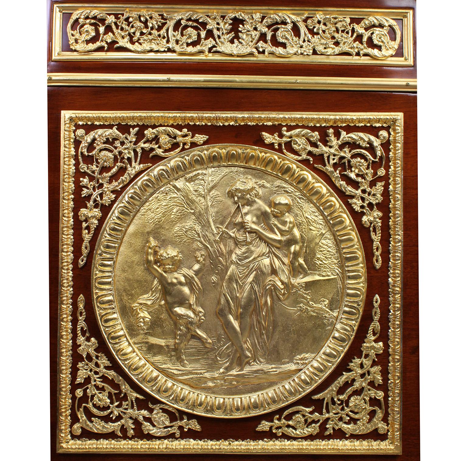 Beeindruckende französische Server-Kommode aus Mahagoni im Louis-XVI.-Stil mit vergoldeter Bronzebeschlägen im Angebot 5