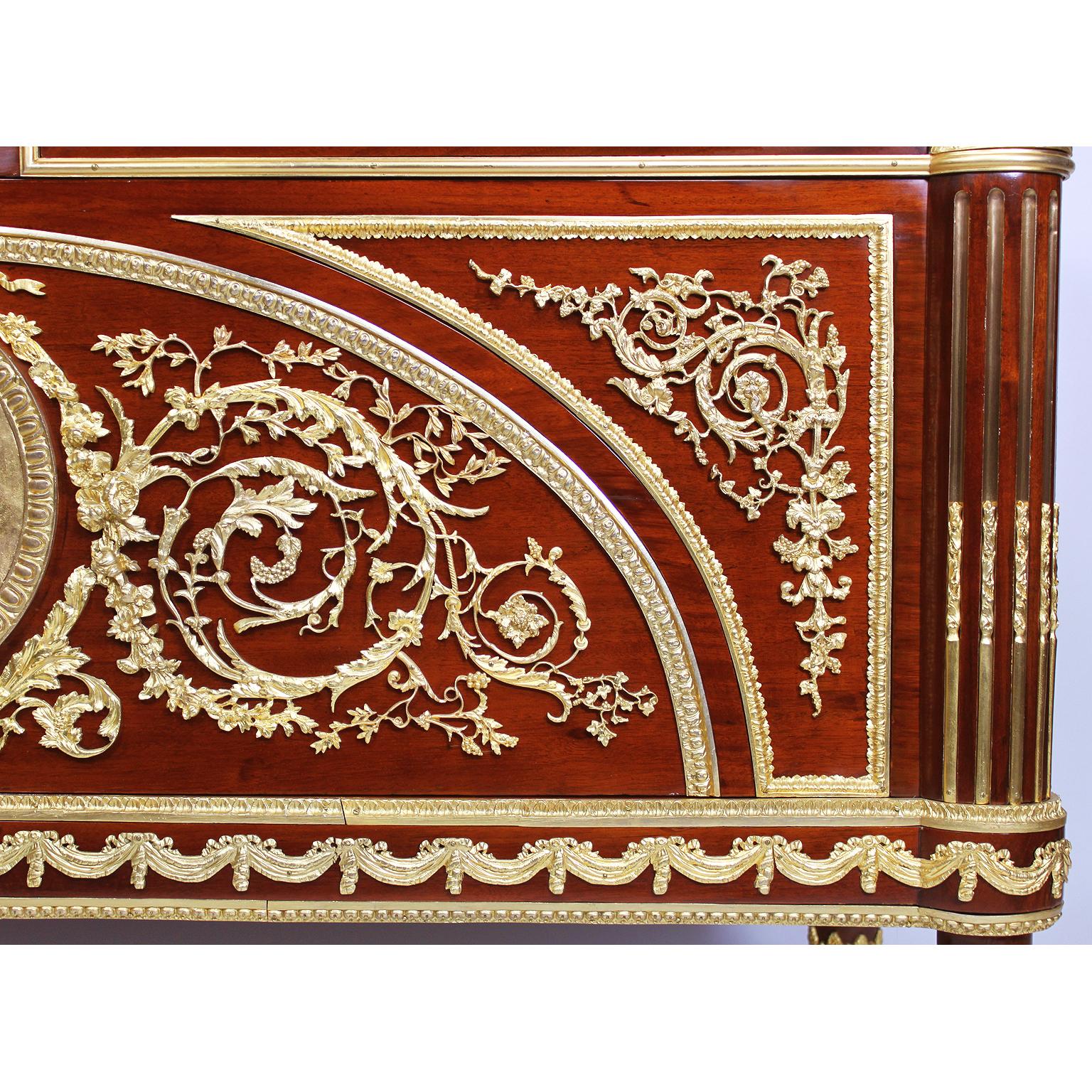 Beeindruckende französische Server-Kommode aus Mahagoni im Louis-XVI.-Stil mit vergoldeter Bronzebeschlägen (Marmor) im Angebot