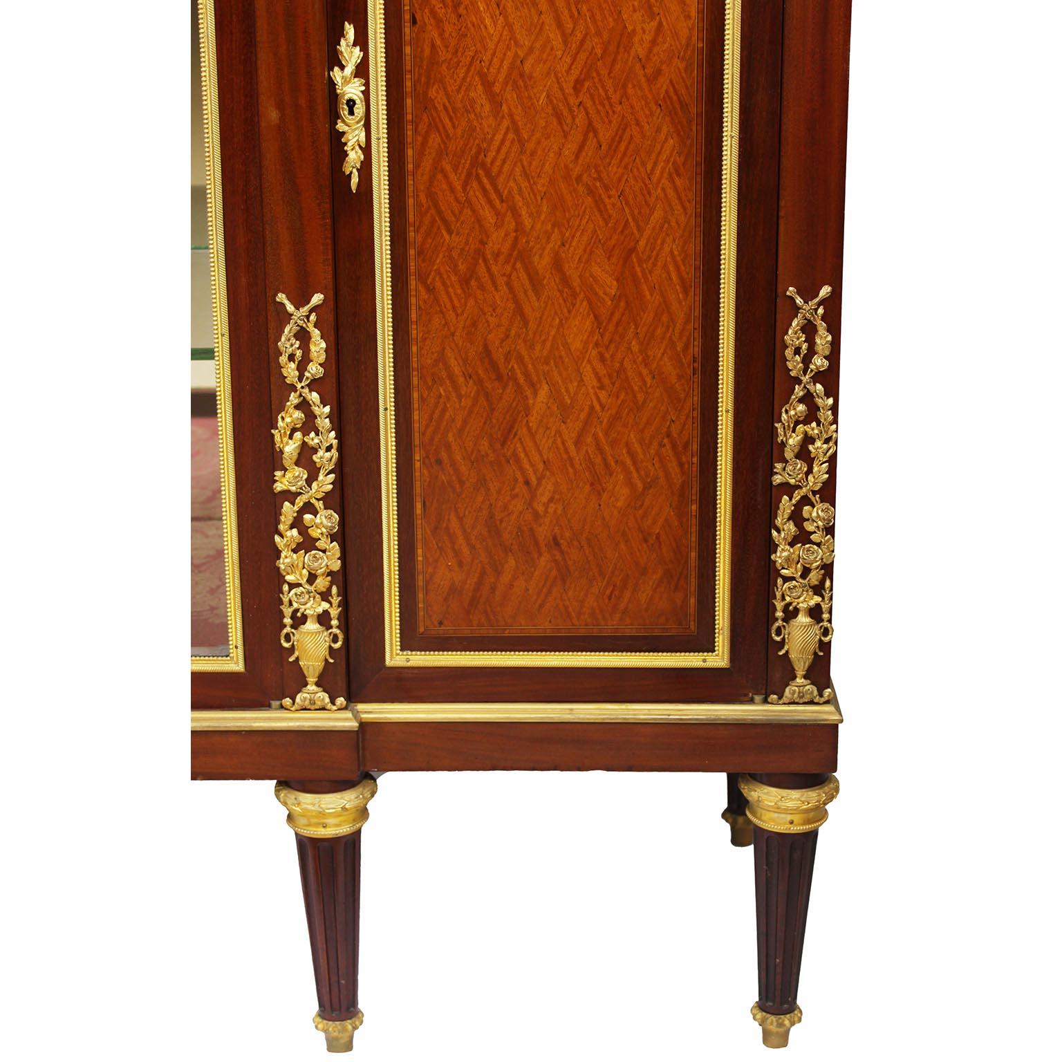 French Louis XVI Style Ormolu Mounted & Tulipwood Vitrine Cabinet, Attr. F.Linke For Sale 5
