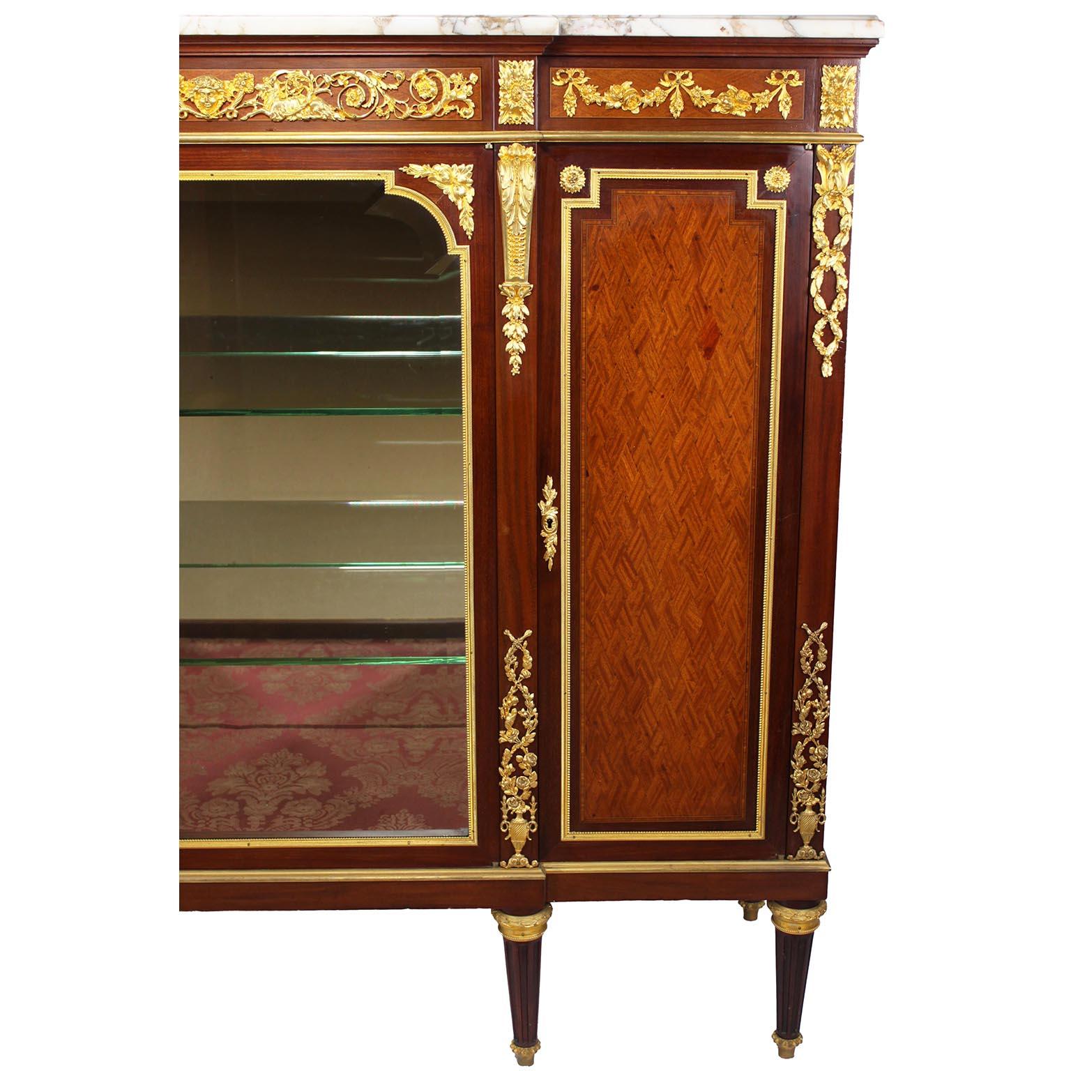 French Louis XVI Style Ormolu Mounted & Tulipwood Vitrine Cabinet, Attr. F.Linke For Sale 3