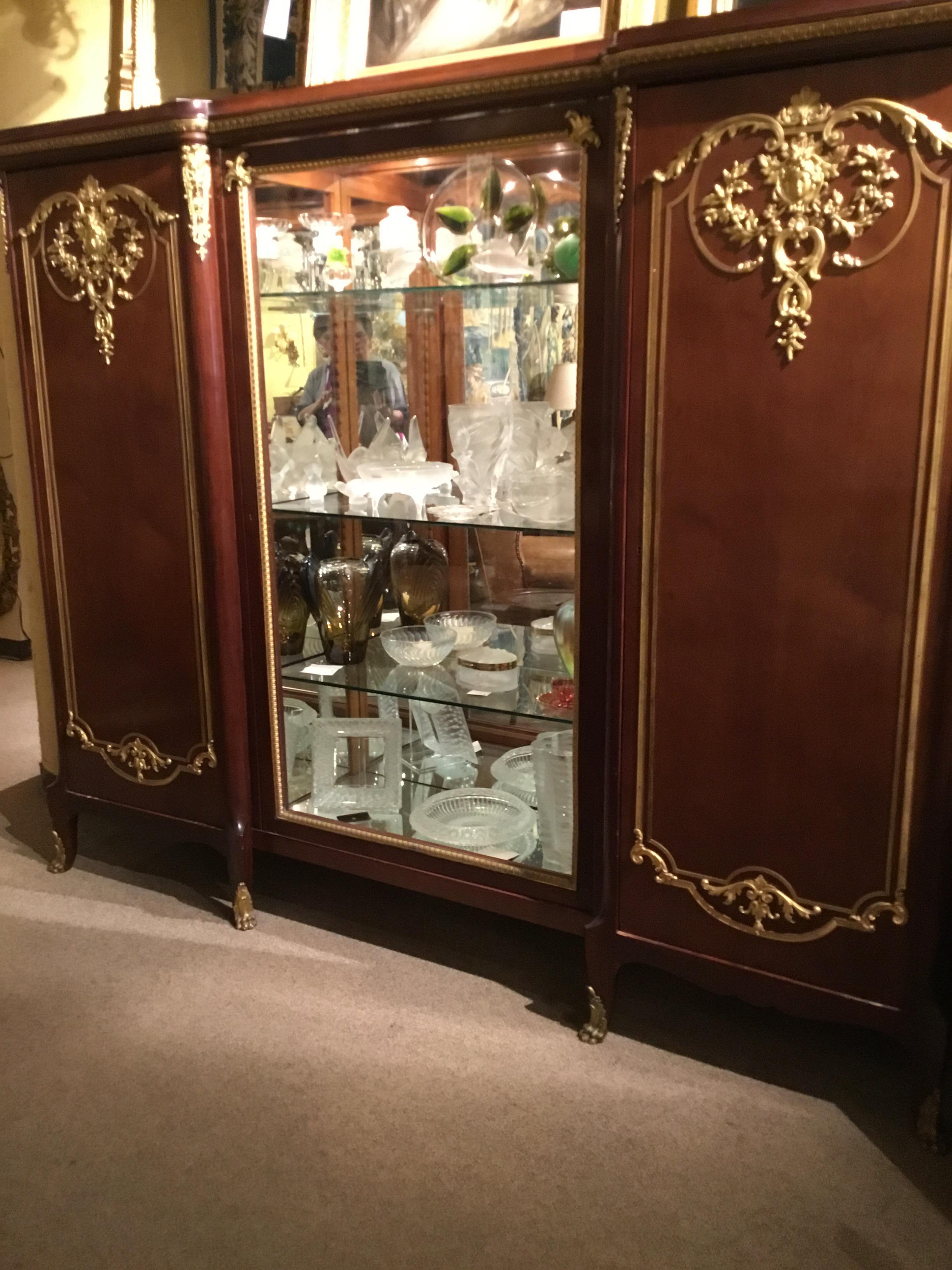 French 19th c.  Walnut  Display Cabinet, Louis XVI- style , bronze dore mounts  In Good Condition For Sale In Houston, TX