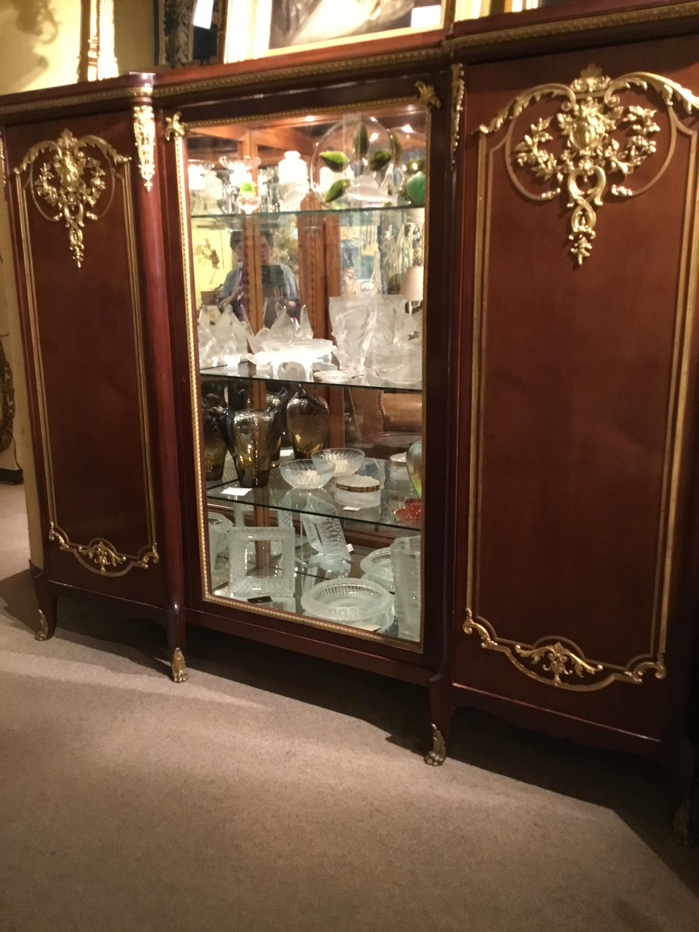 French 19th c.  Walnut  Display Cabinet, Louis XVI- style , bronze dore mounts In Excellent Condition For Sale In Houston, TX