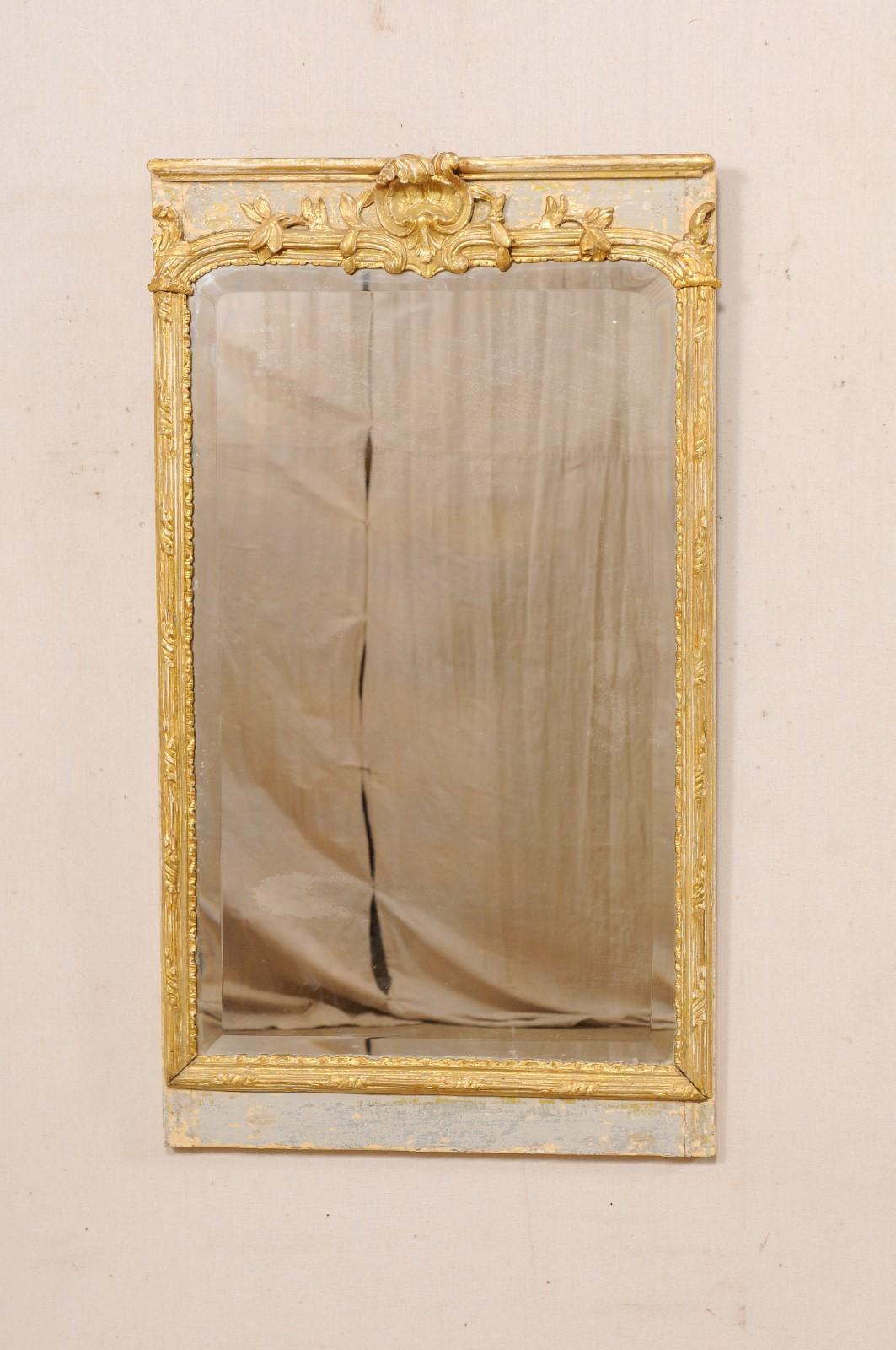 Français Miroir rectangulaire sculpté et peint du 19ème siècle, juste un peu moins de 4 pieds de haut en vente