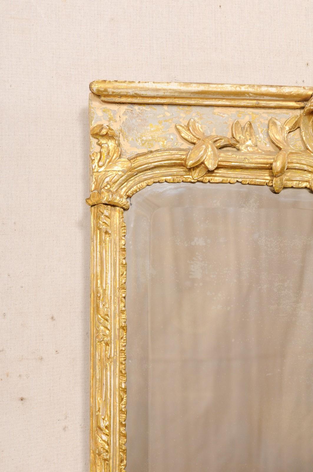 Miroir rectangulaire sculpté et peint du 19ème siècle, juste un peu moins de 4 pieds de haut Bon état - En vente à Atlanta, GA