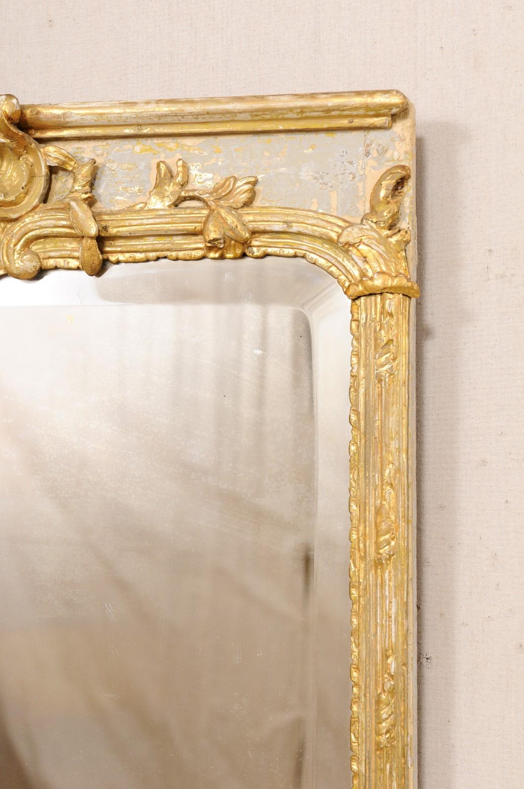 Miroir rectangulaire sculpté et peint du 19ème siècle, juste un peu moins de 4 pieds de haut en vente 2