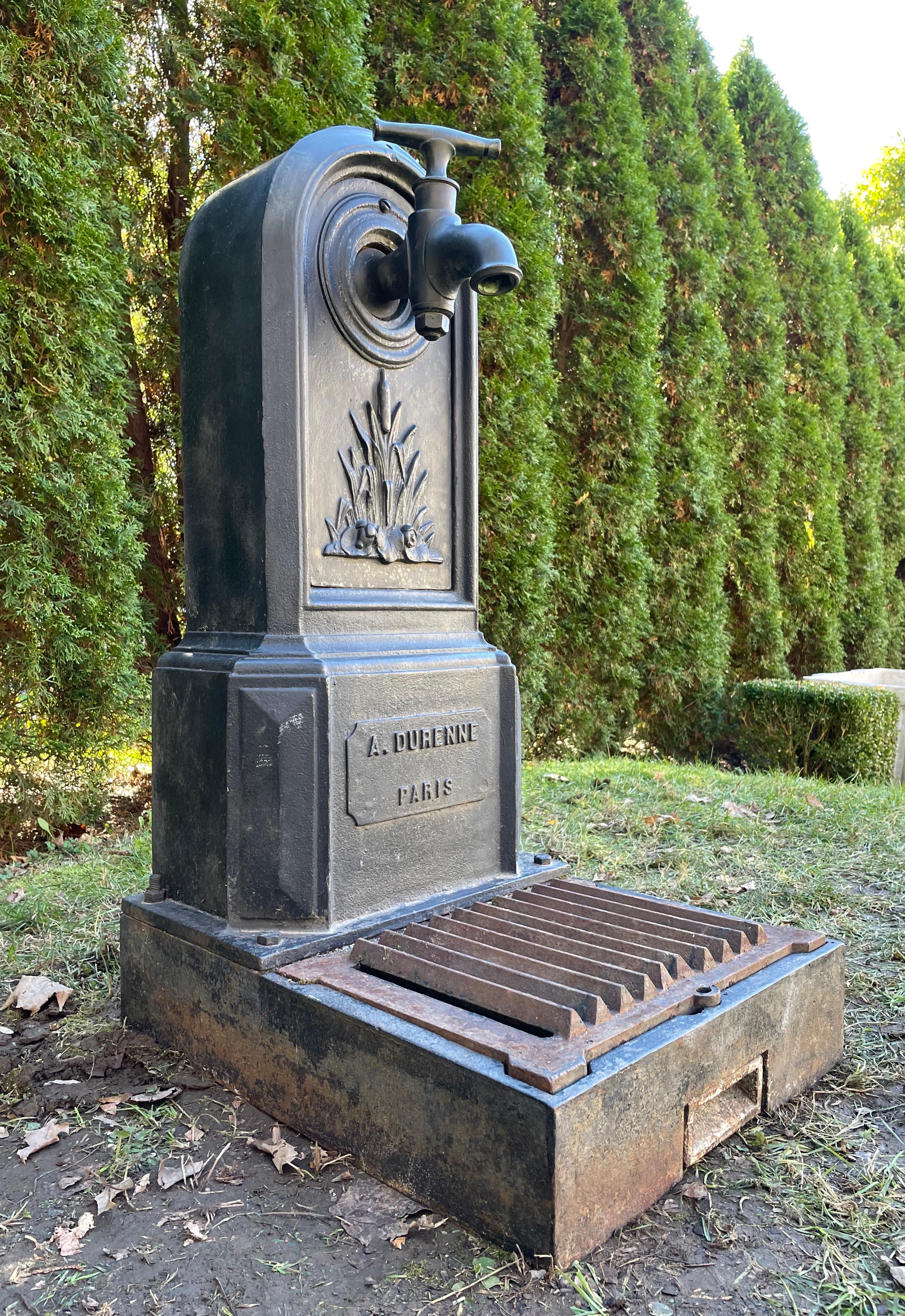 French 19th C Cast Iron Courtyard Fountain by Antoine Durenne, Paris In Good Condition In Woodbury, CT