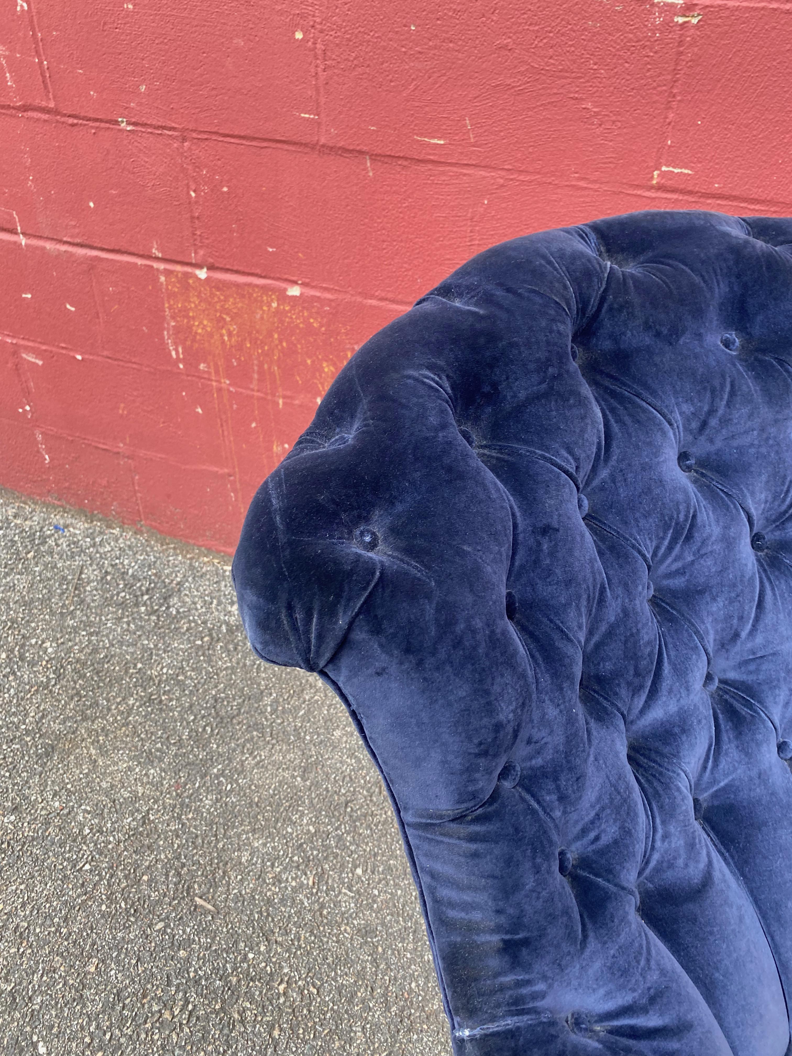 French 19th C. Chaise Longue in Blue Velvet 6