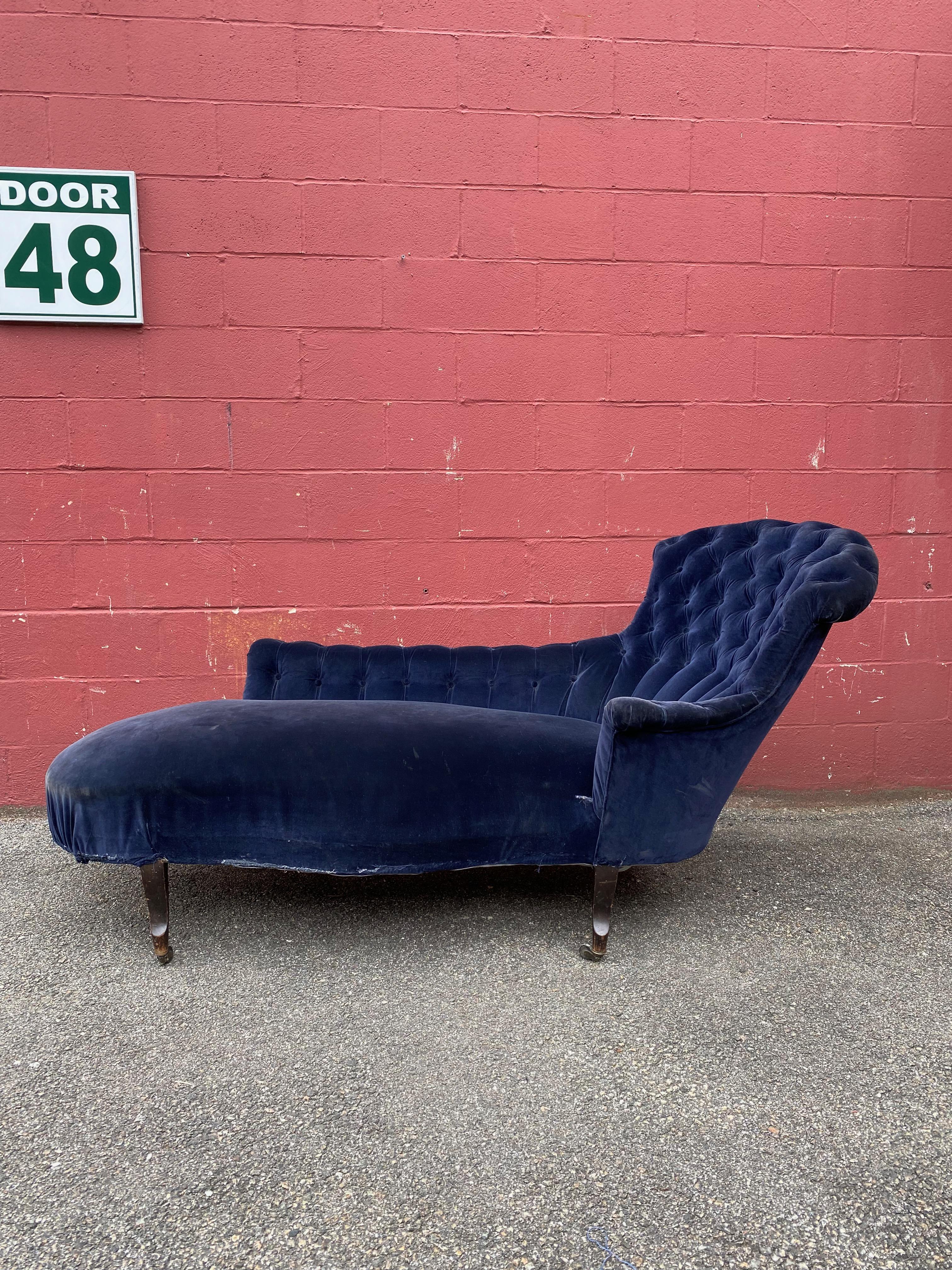 Napoleon III French 19th C. Chaise Longue in Blue Velvet